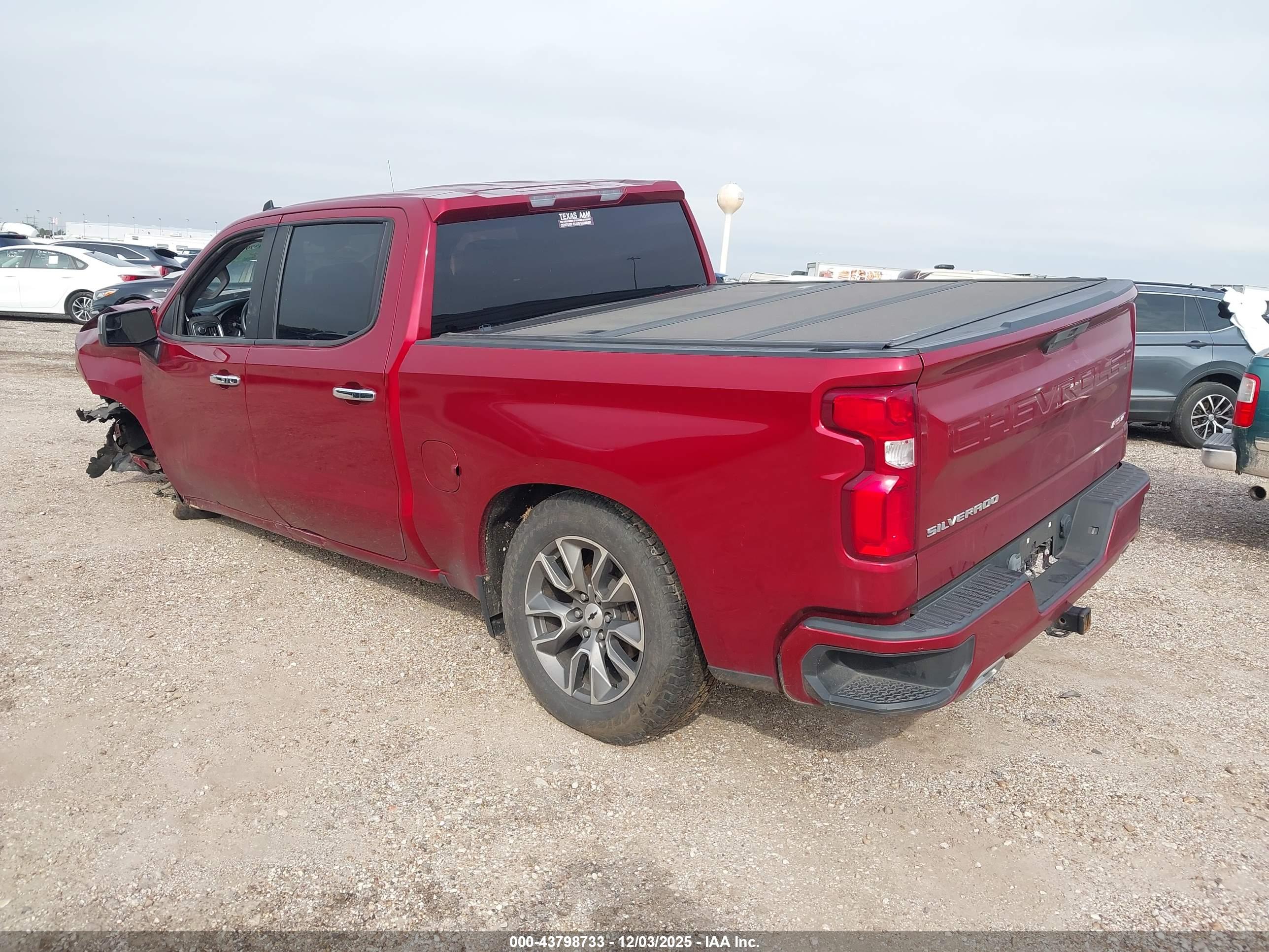 CHEVROLET SILVERADO image 3