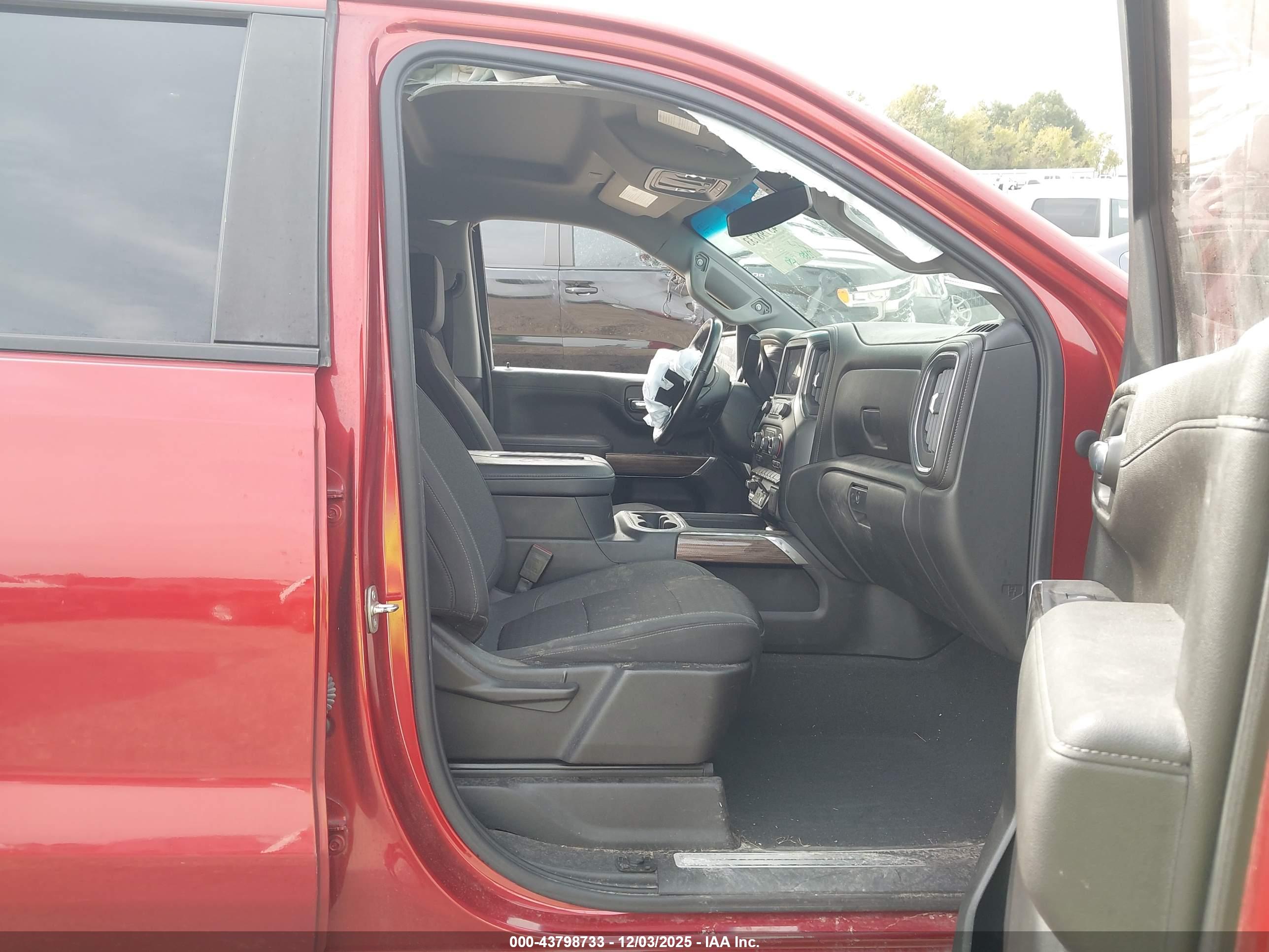 CHEVROLET SILVERADO image 5
