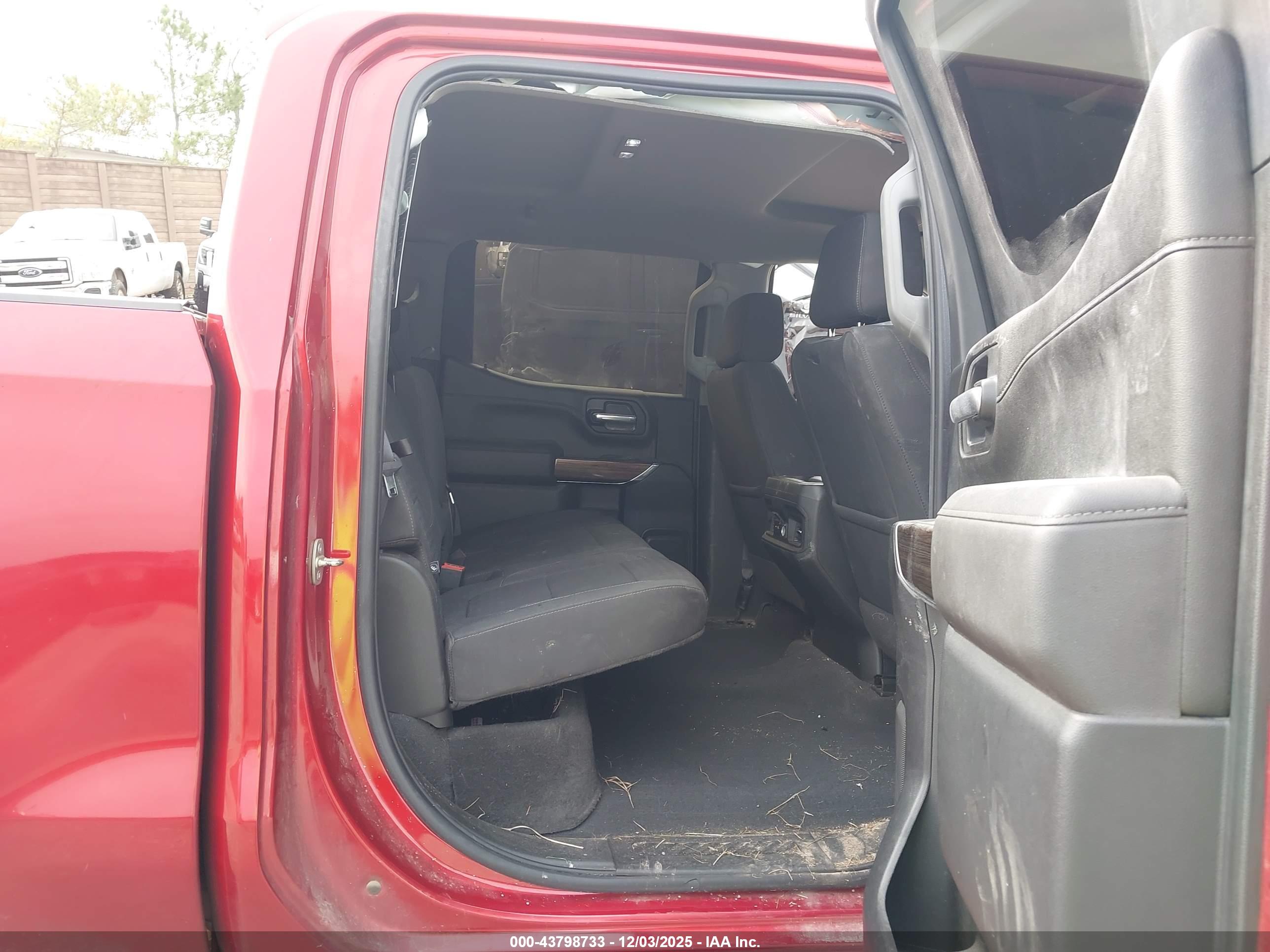 CHEVROLET SILVERADO image 8