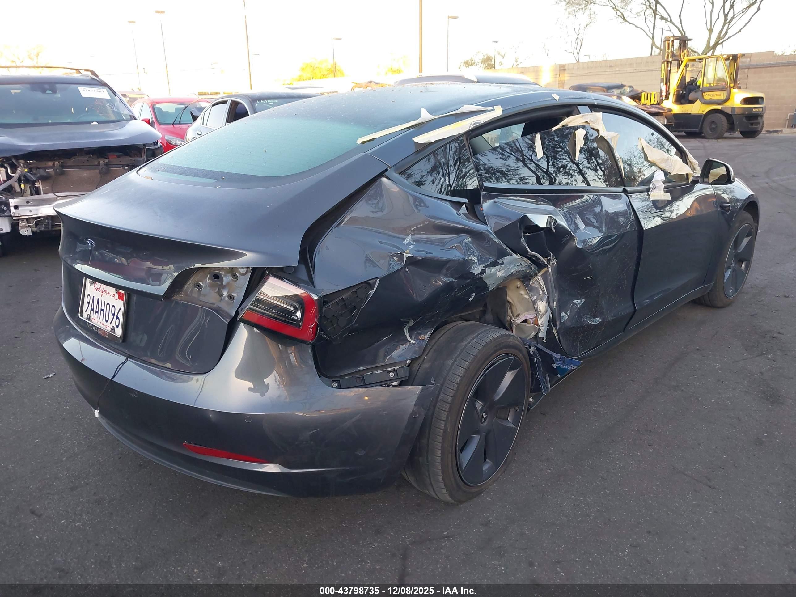 TESLA MODEL image 4