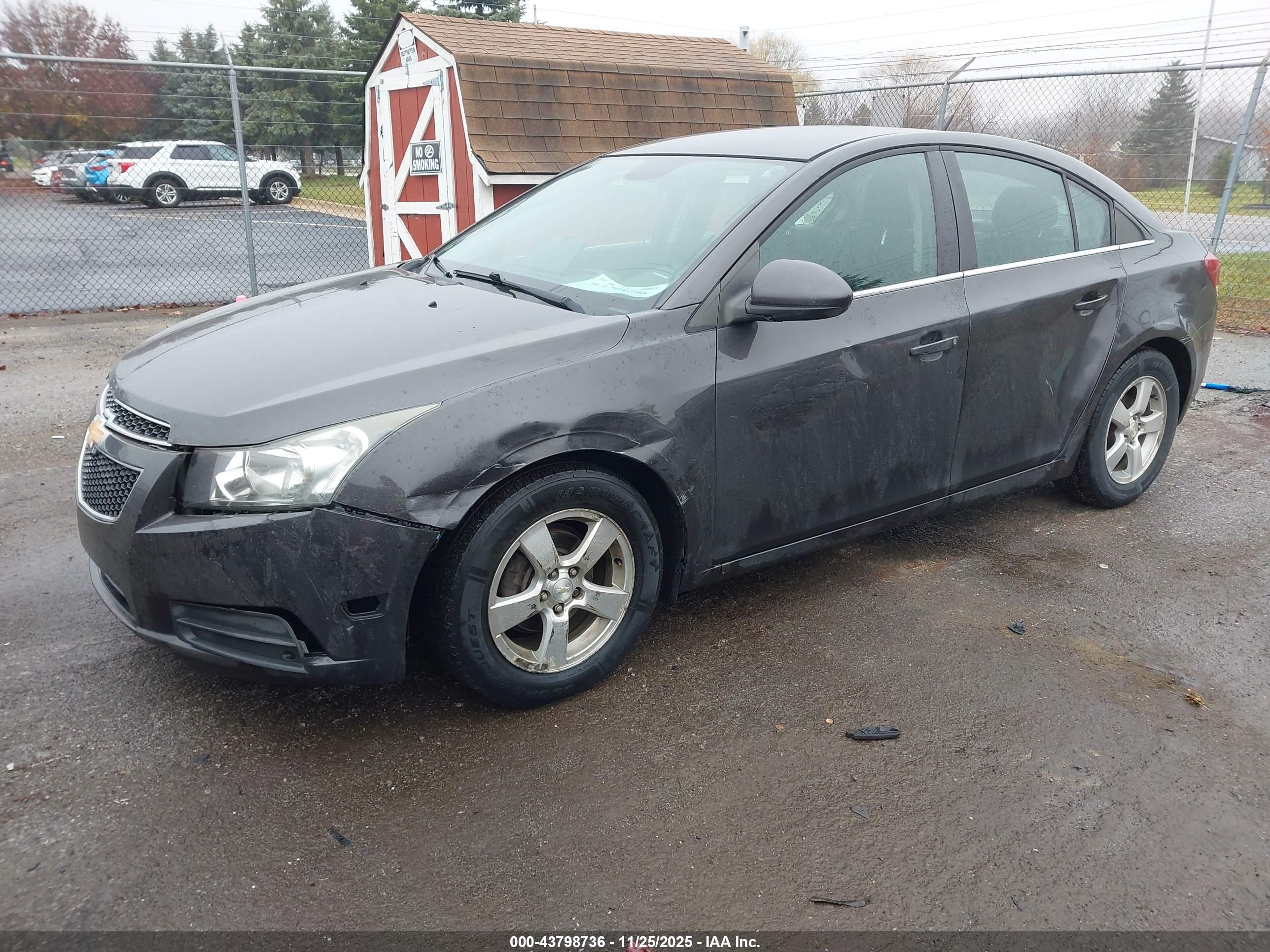 CHEVROLET CRUZE image 2