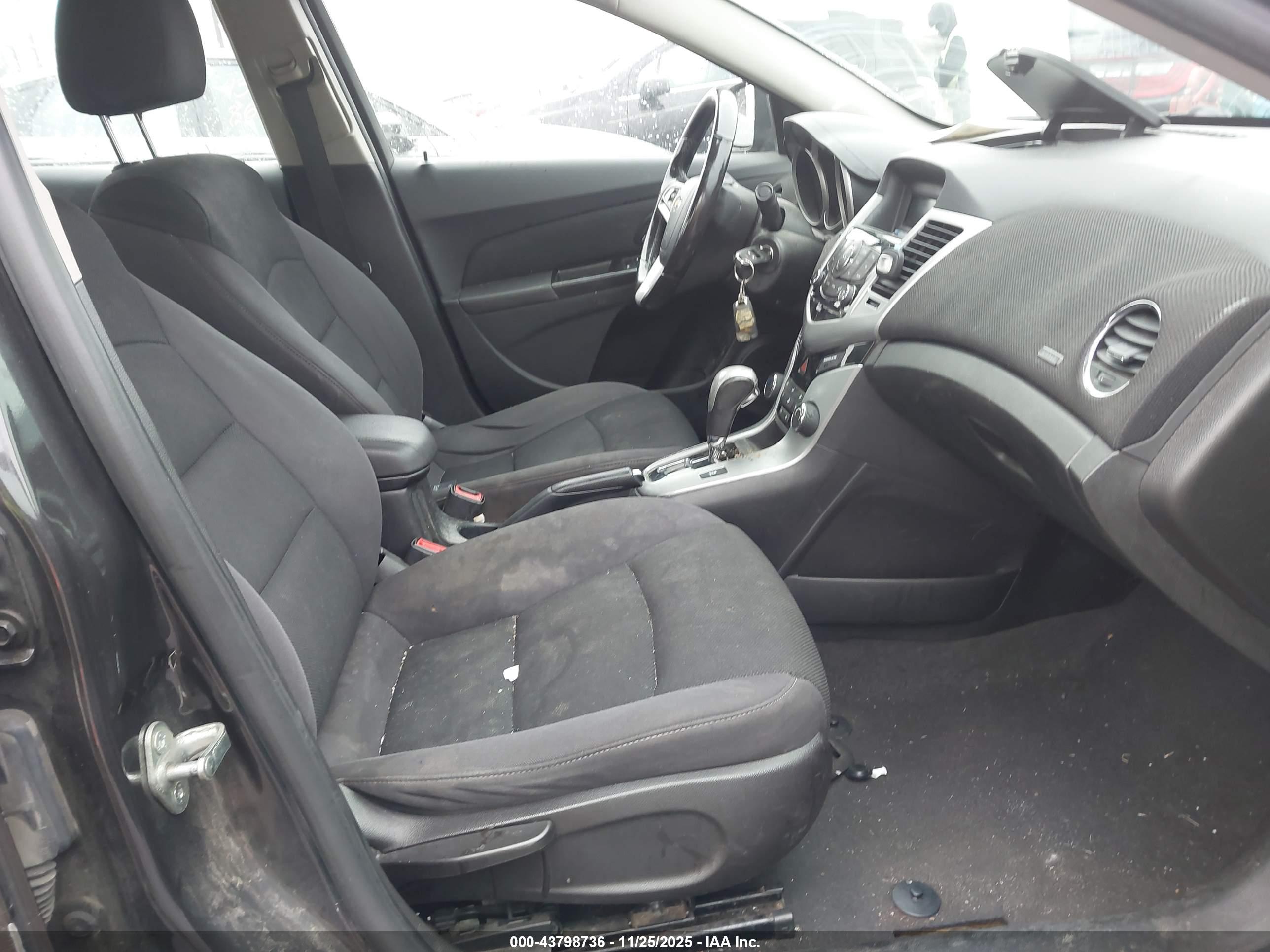 CHEVROLET CRUZE image 5