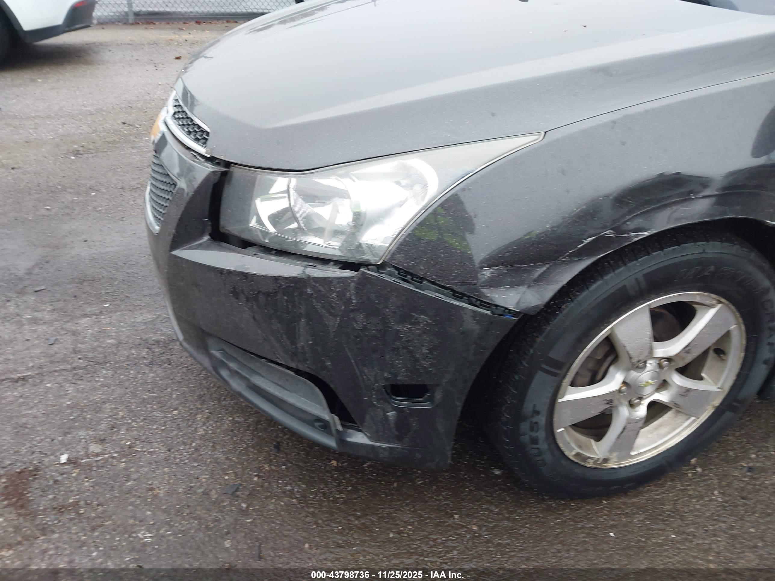 CHEVROLET CRUZE image 6