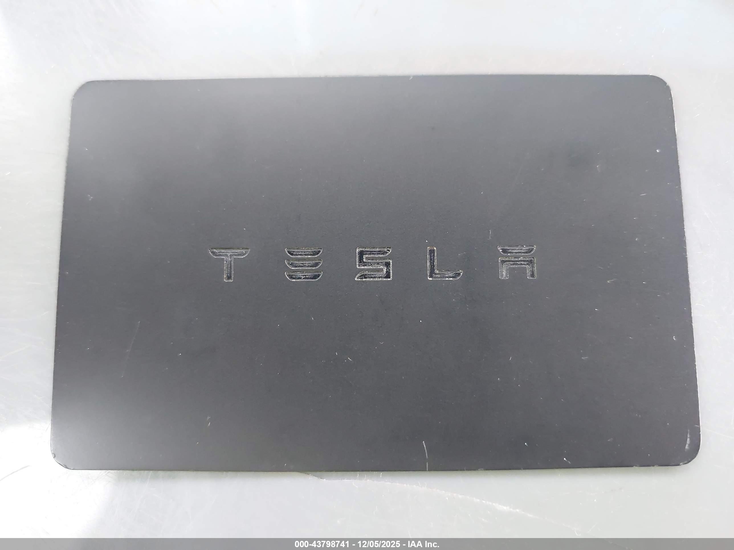 TESLA MODEL image 11