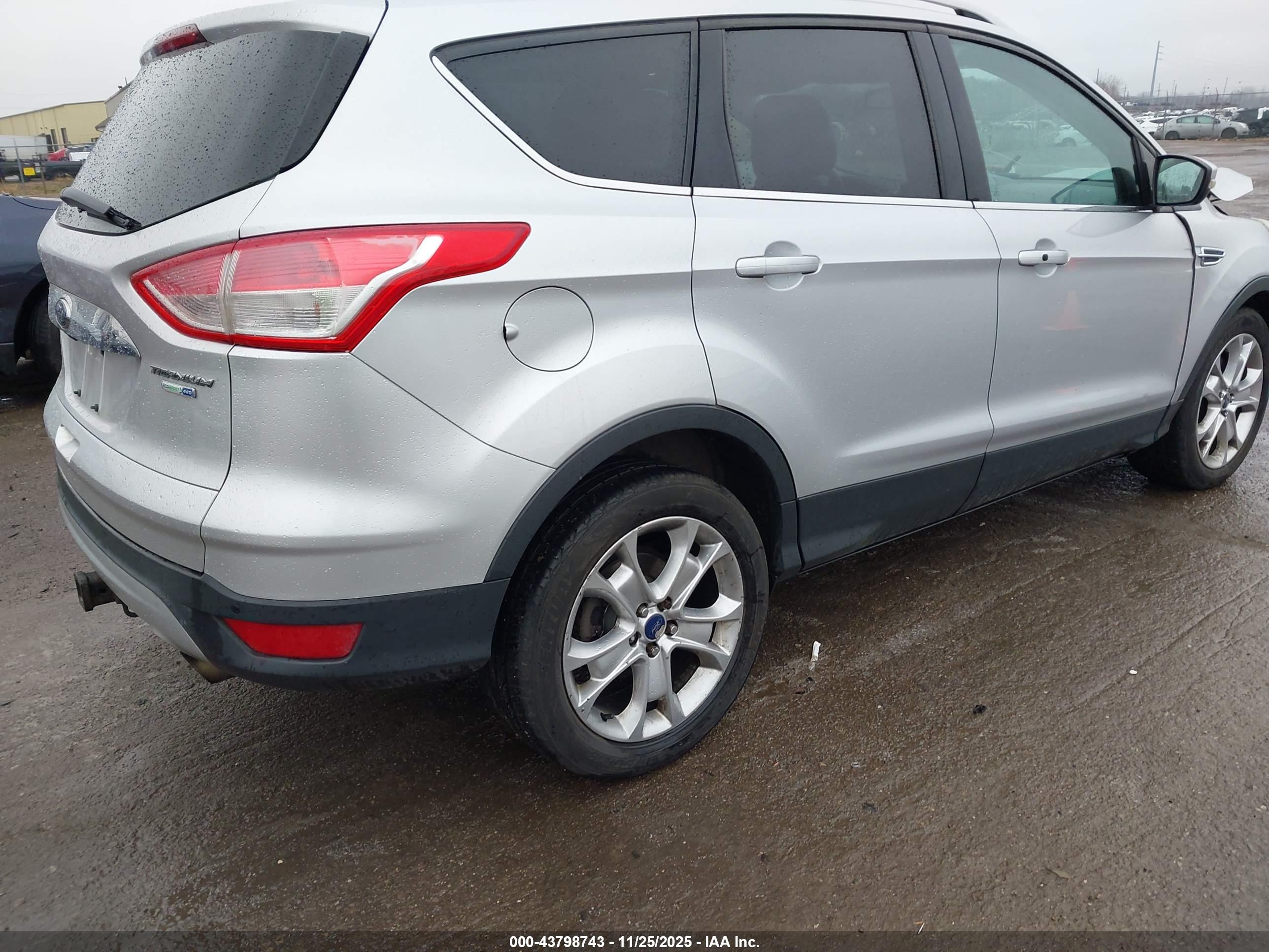 FORD ESCAPE image 4