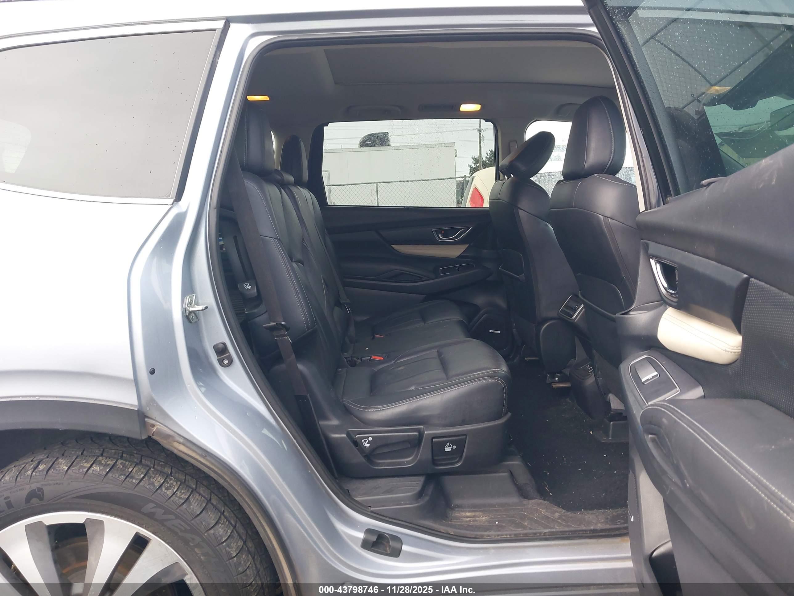 SUBARU ASCENT image 8