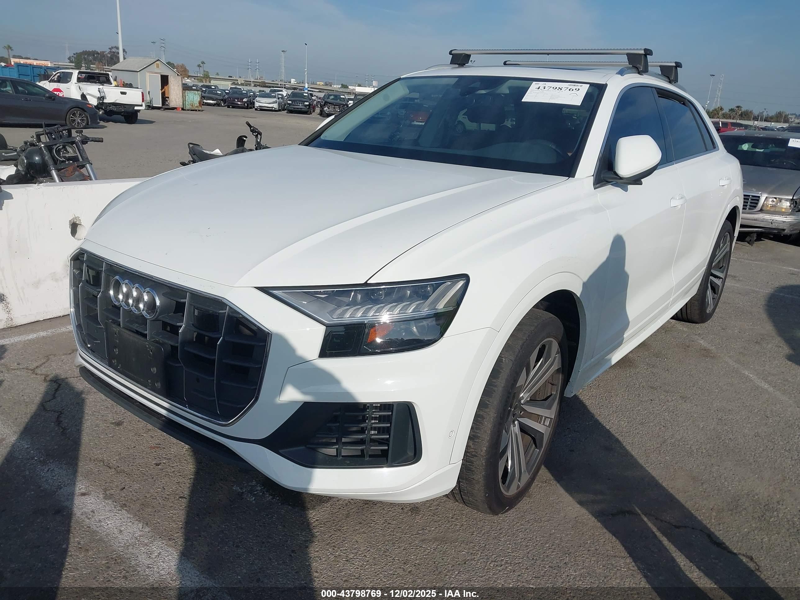 AUDI Q8 image 2