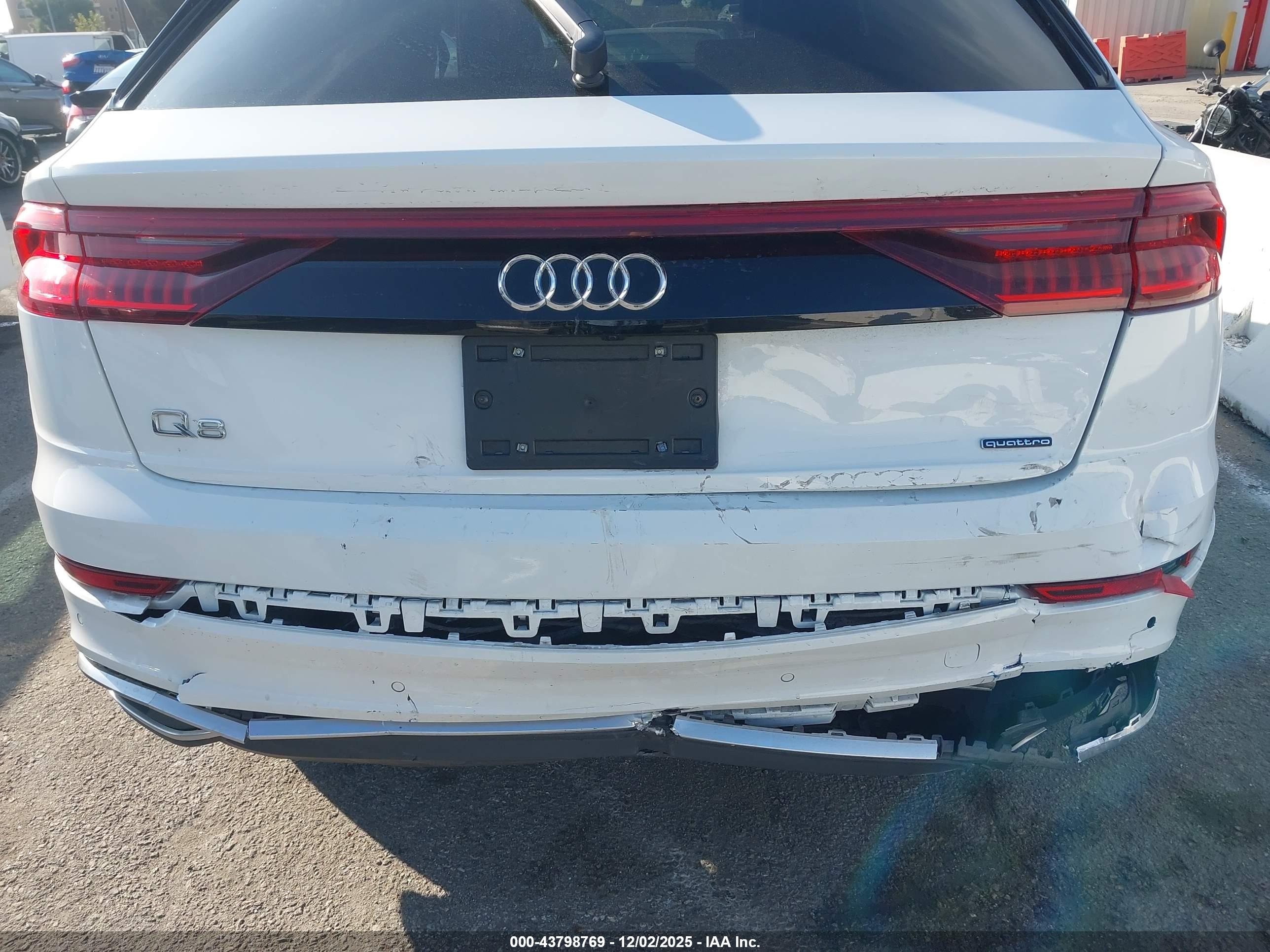 AUDI Q8 image 6