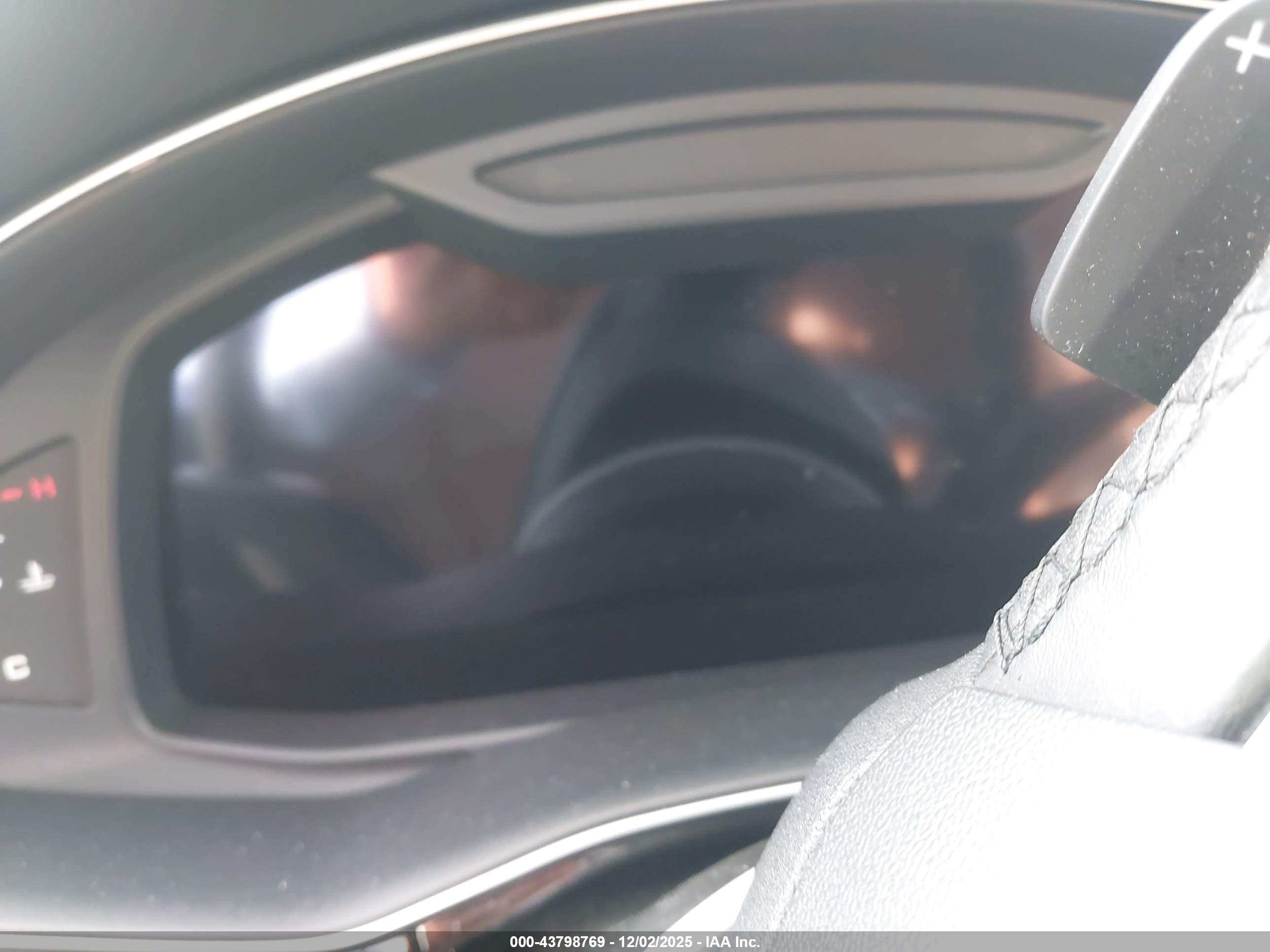 AUDI Q8 image 7