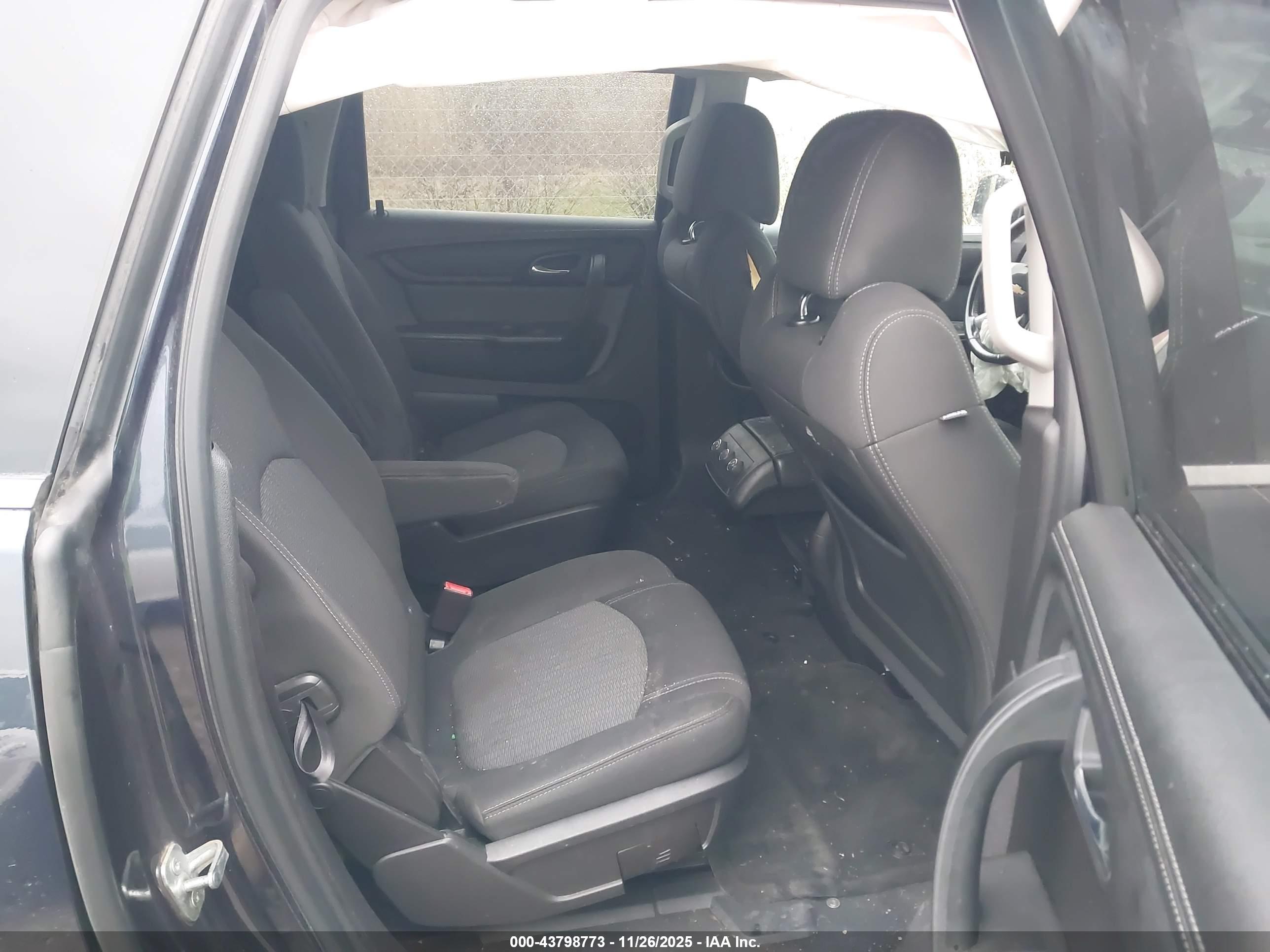 CHEVROLET TRAVERSE image 8