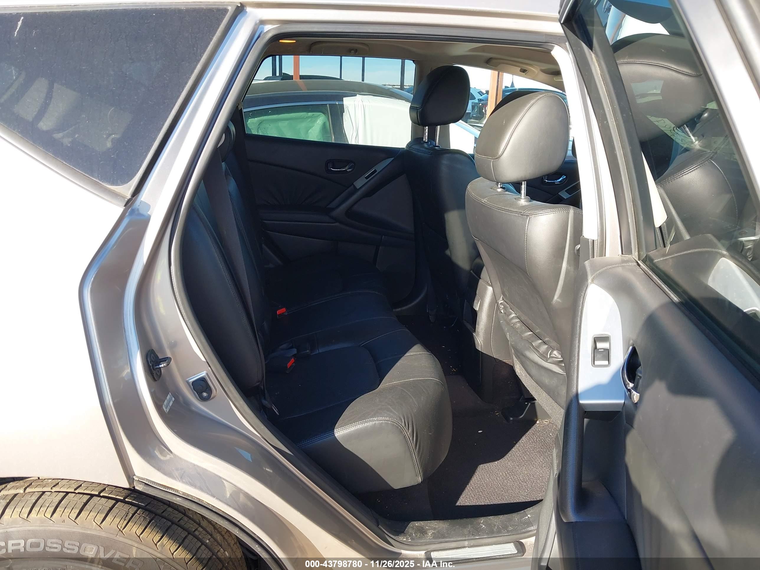NISSAN MURANO image 8