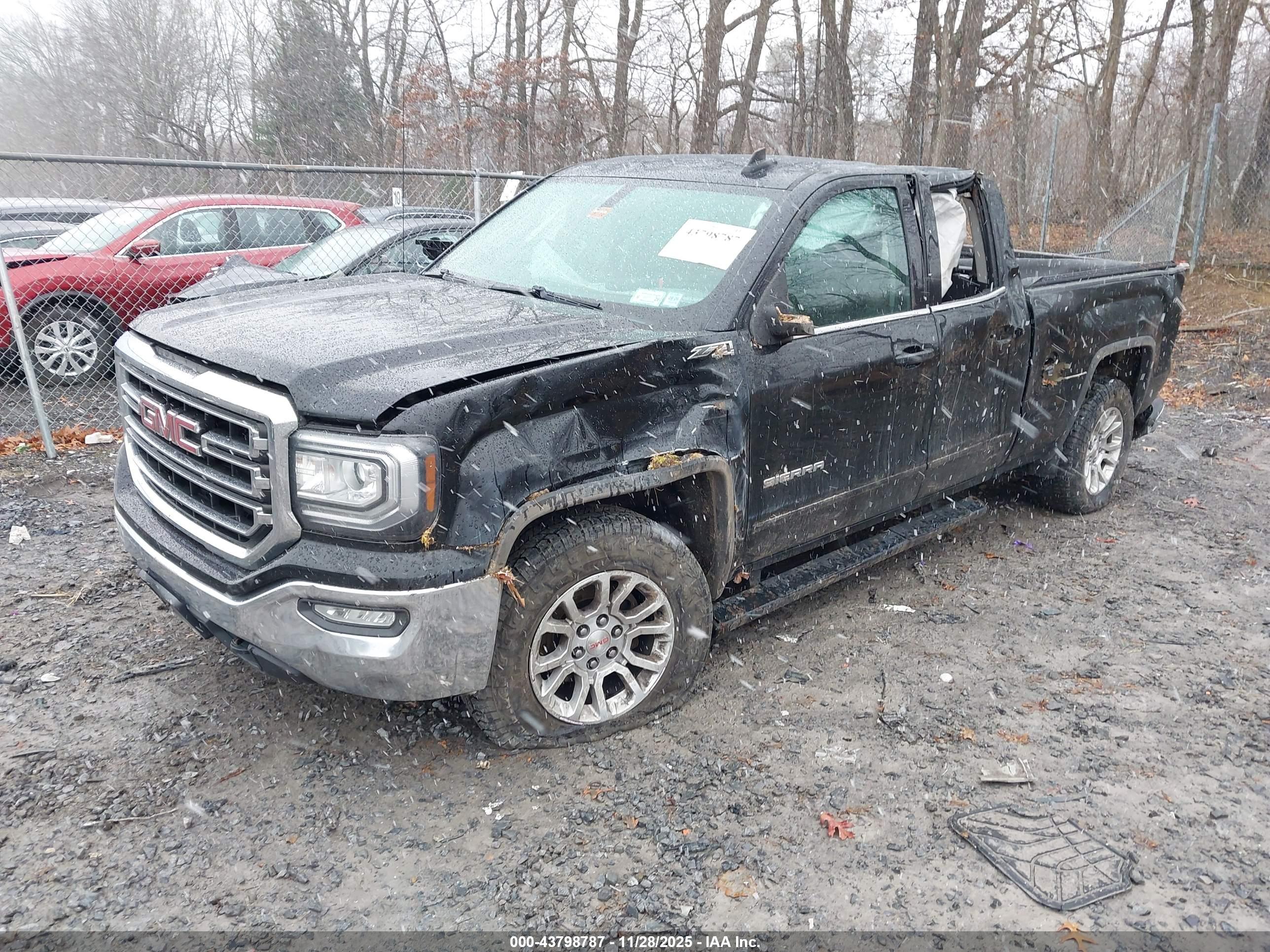 GMC SIERRA image 2