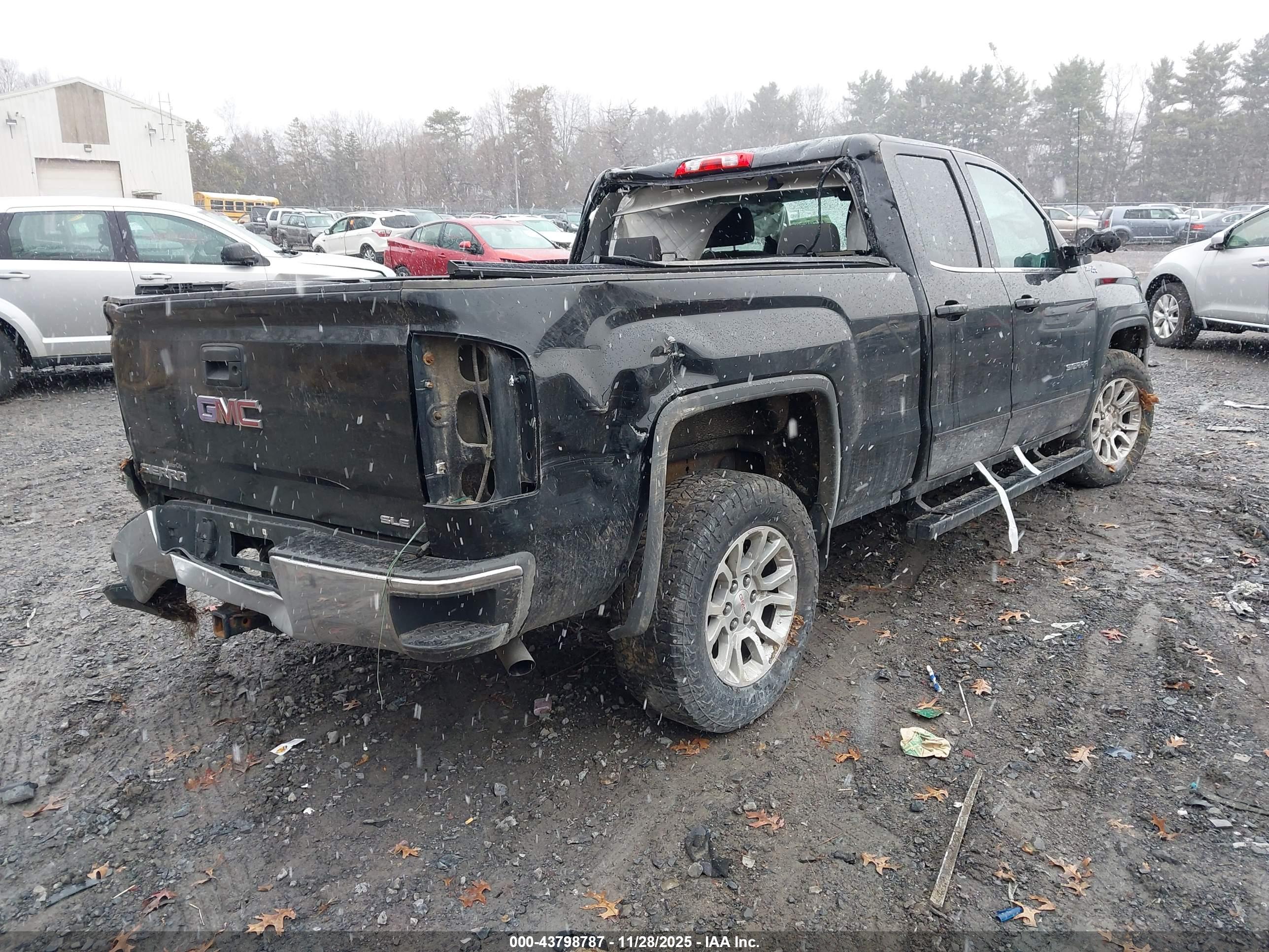 GMC SIERRA image 4