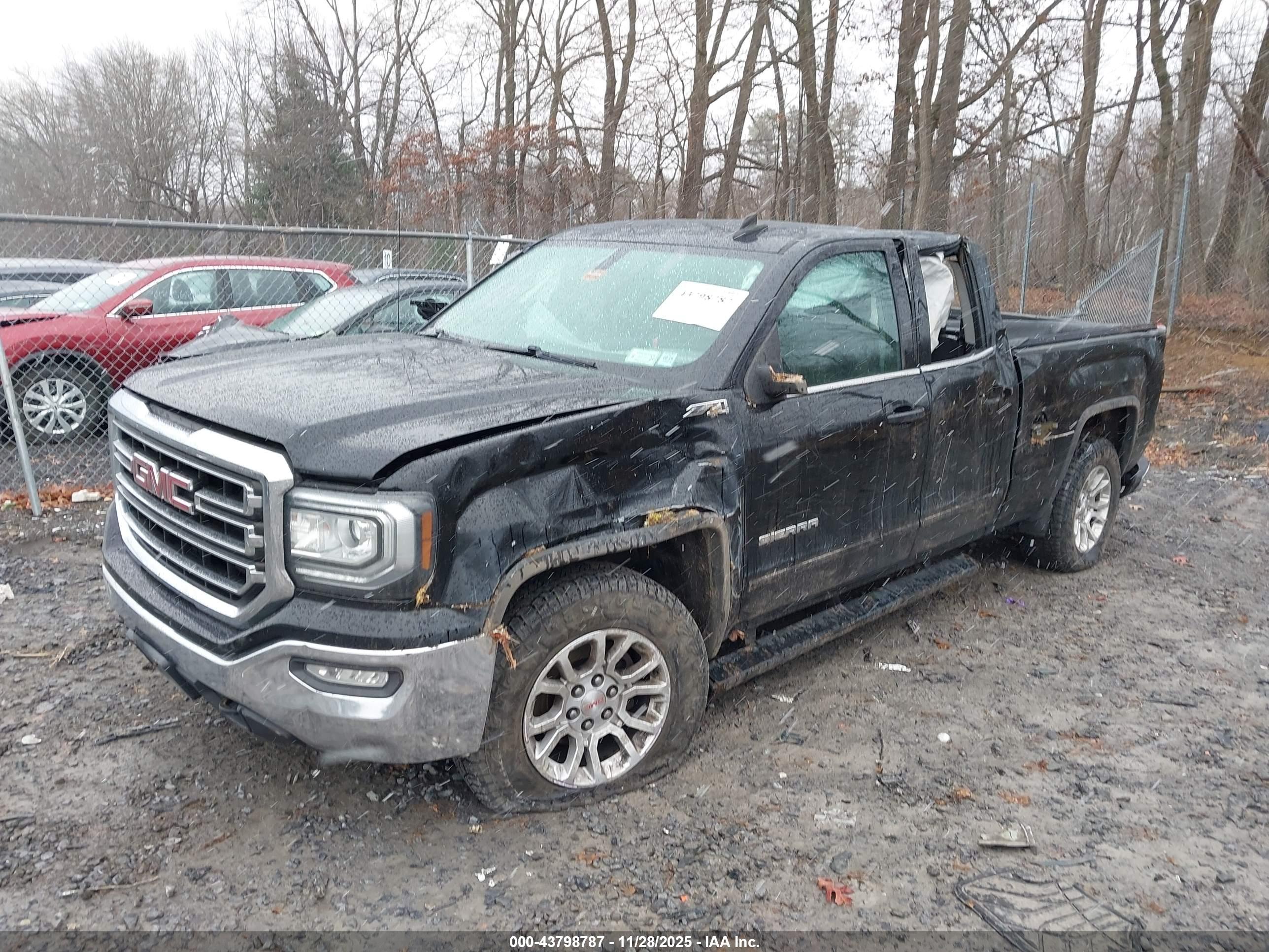 GMC SIERRA image 6
