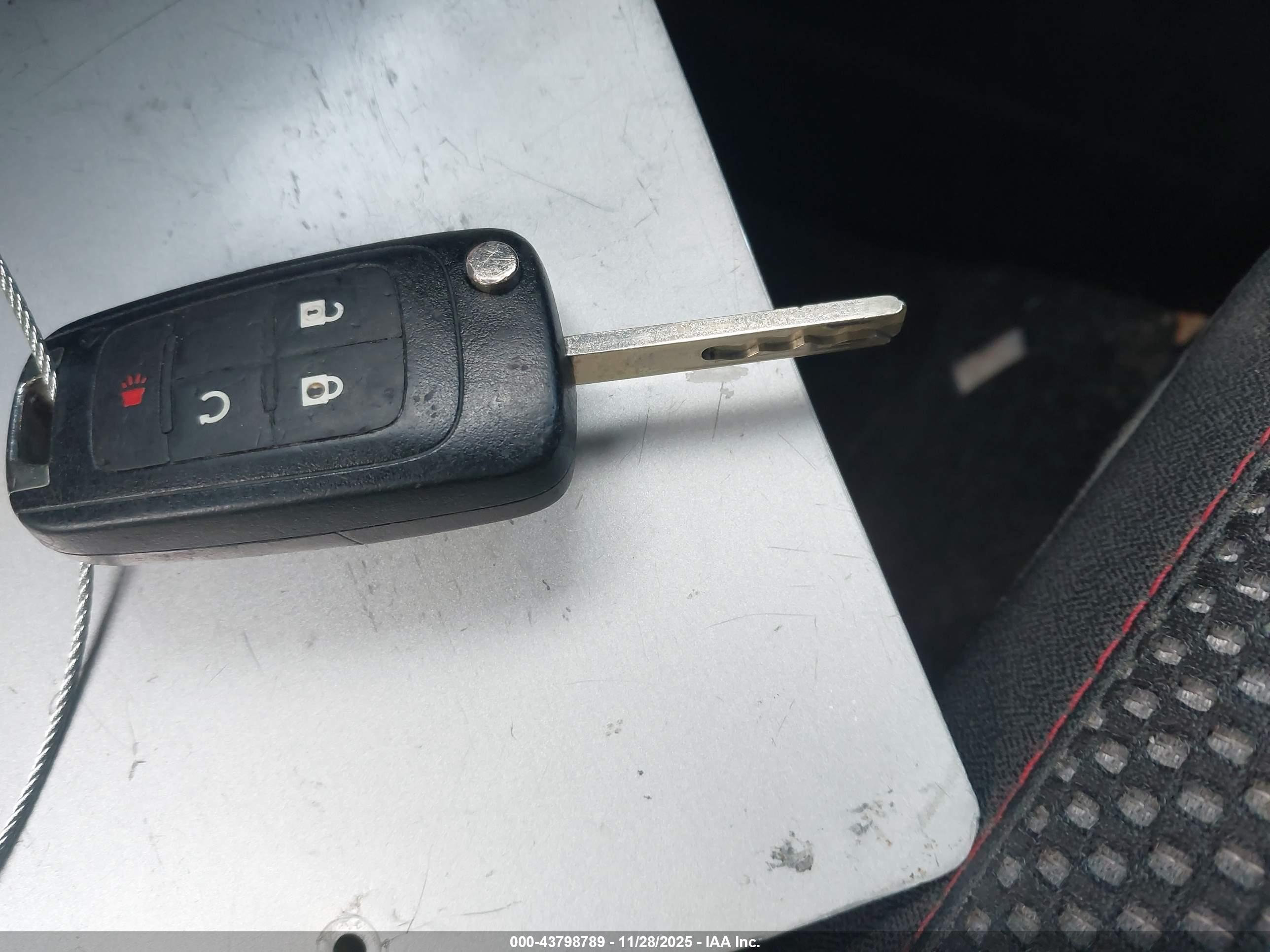 CHEVROLET EQUINOX image 11