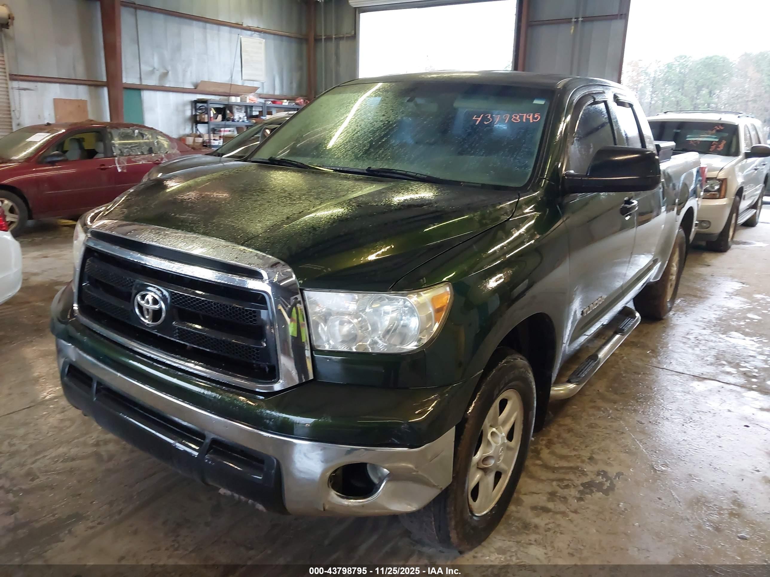 TOYOTA TUNDRA image 2