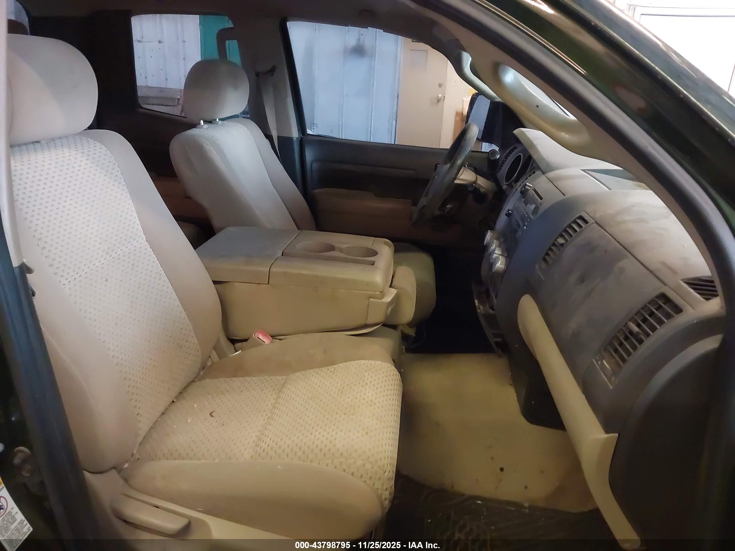 TOYOTA TUNDRA image 5