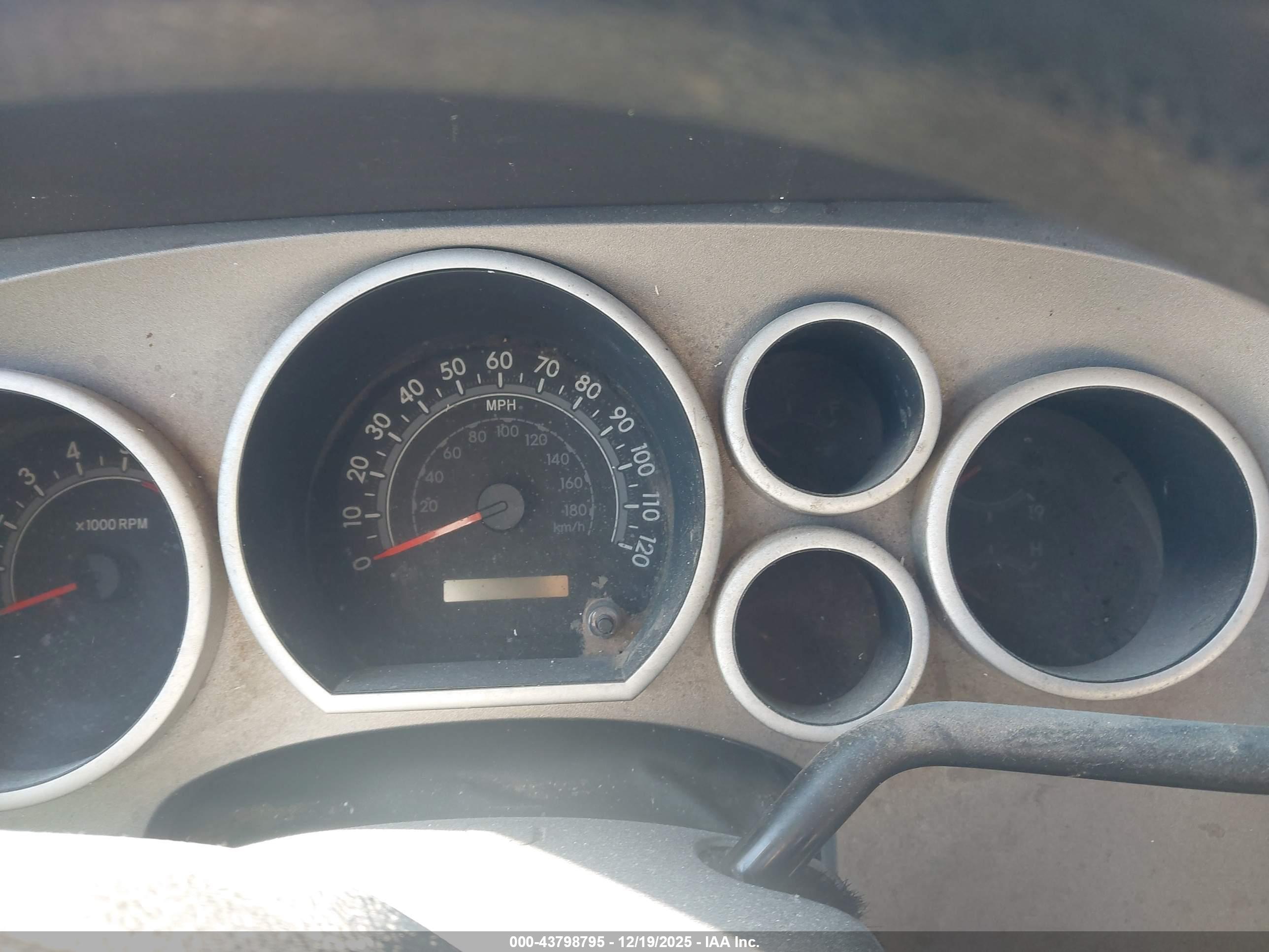 TOYOTA TUNDRA image 7