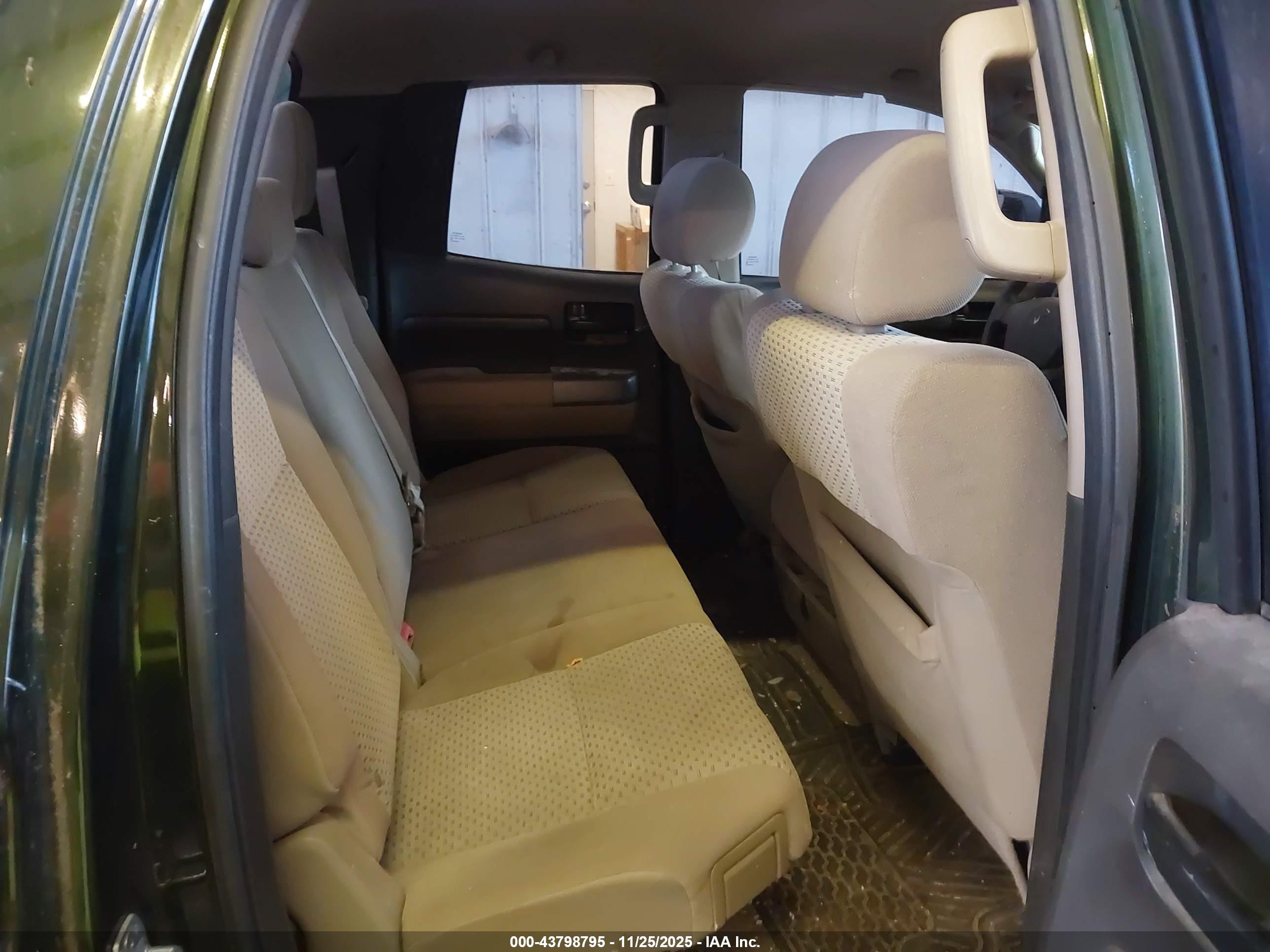 TOYOTA TUNDRA image 8