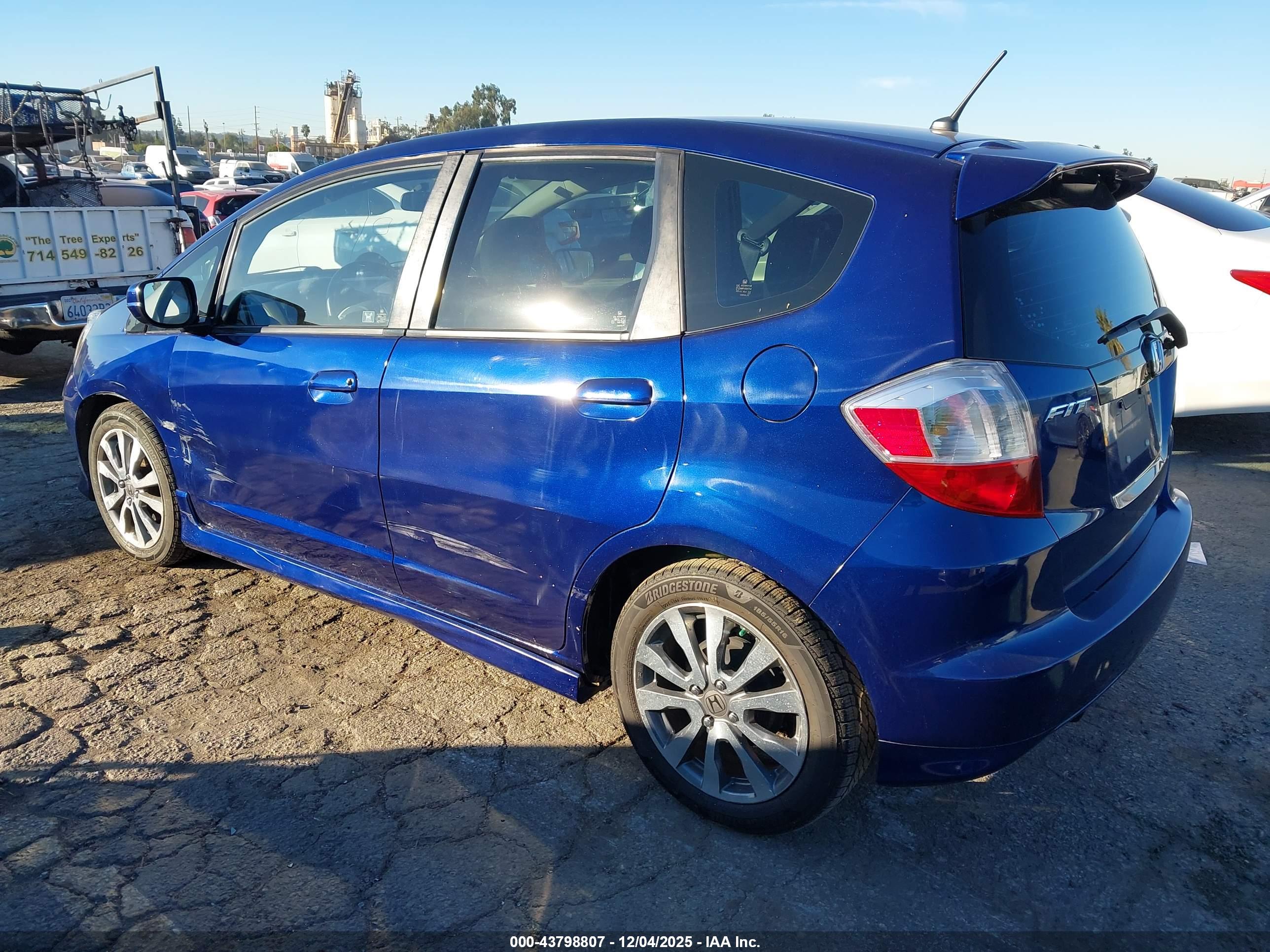 HONDA FIT image 3