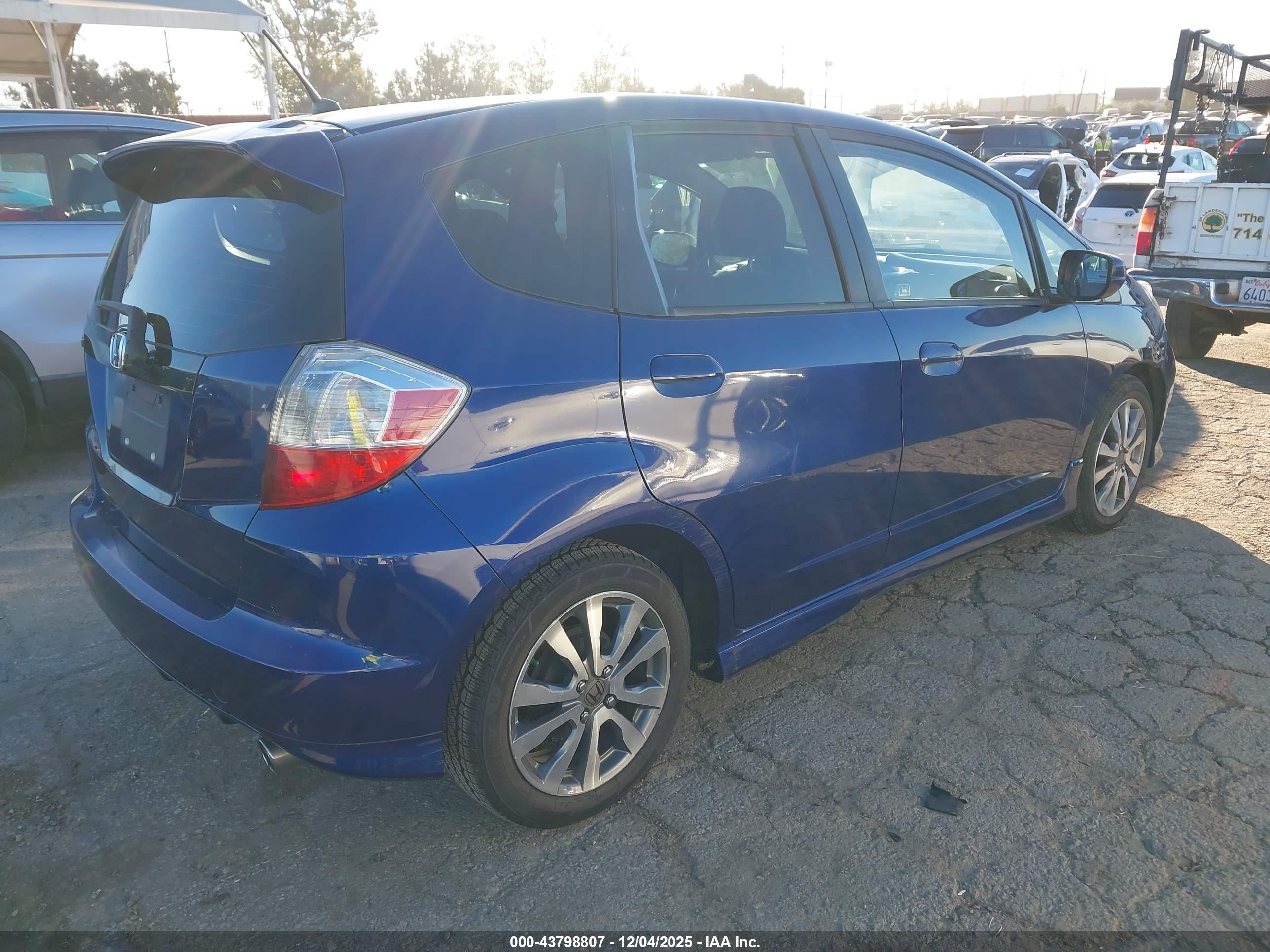 HONDA FIT image 4