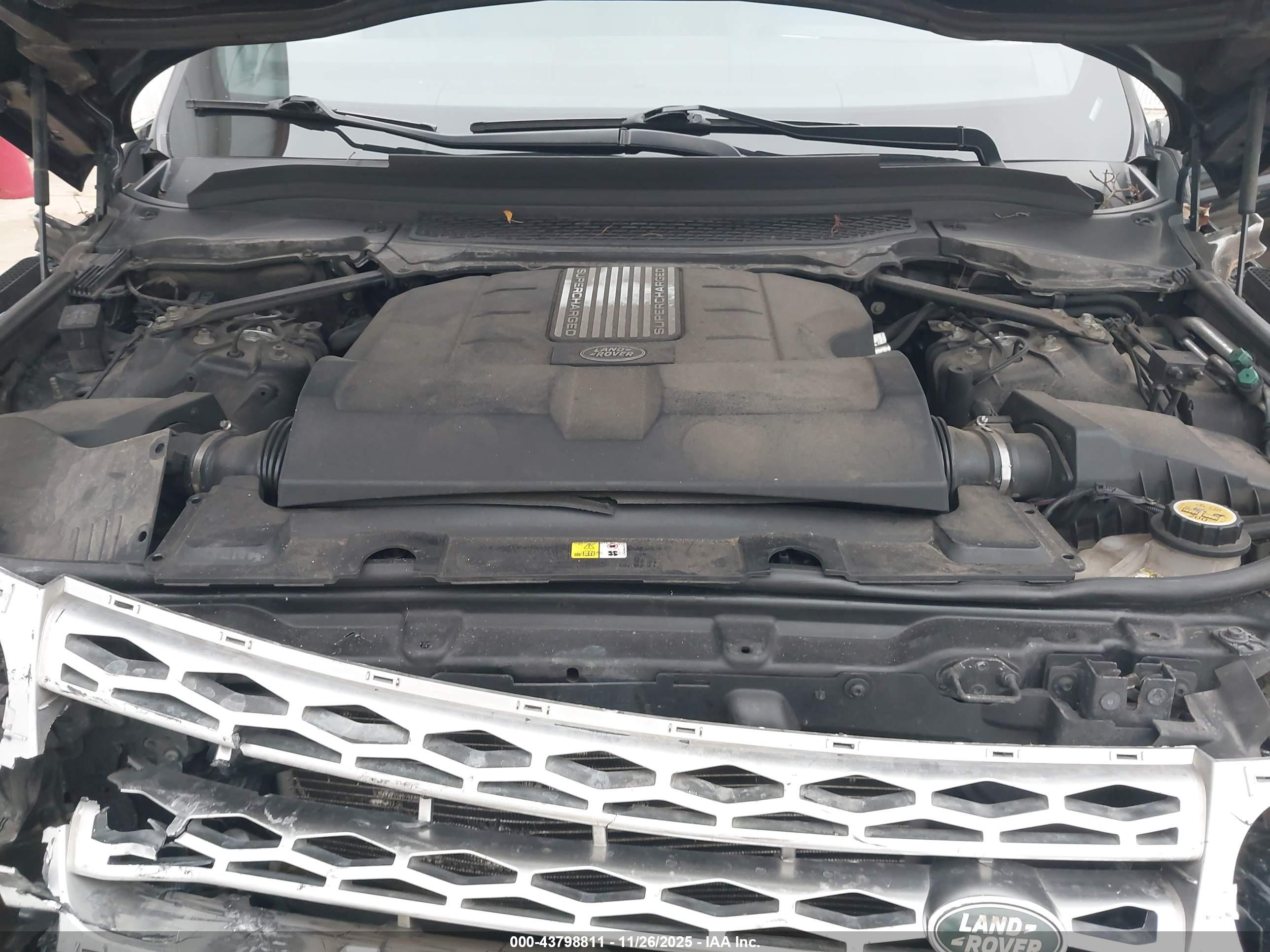 LAND ROVER image 10
