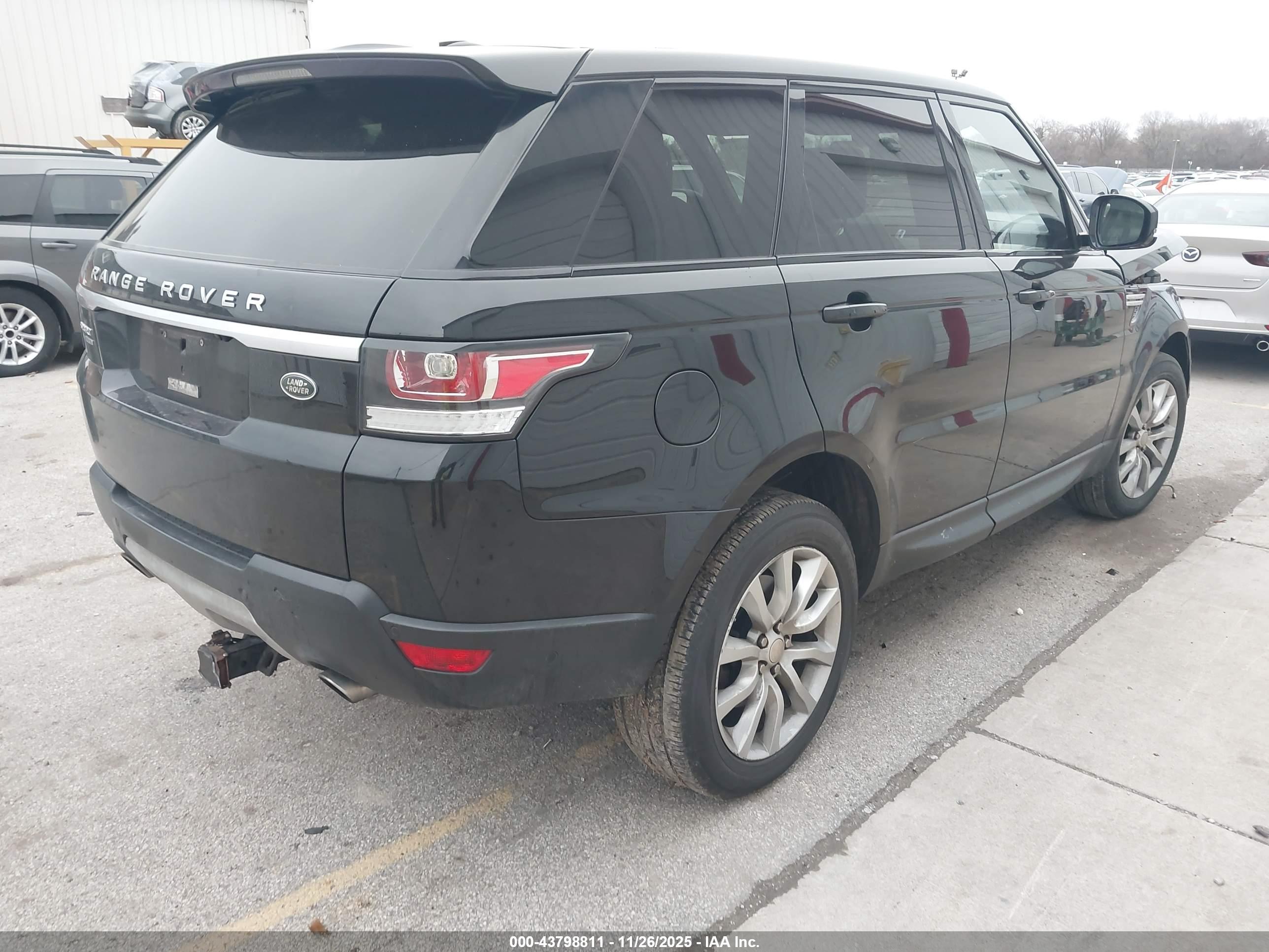 LAND ROVER image 4