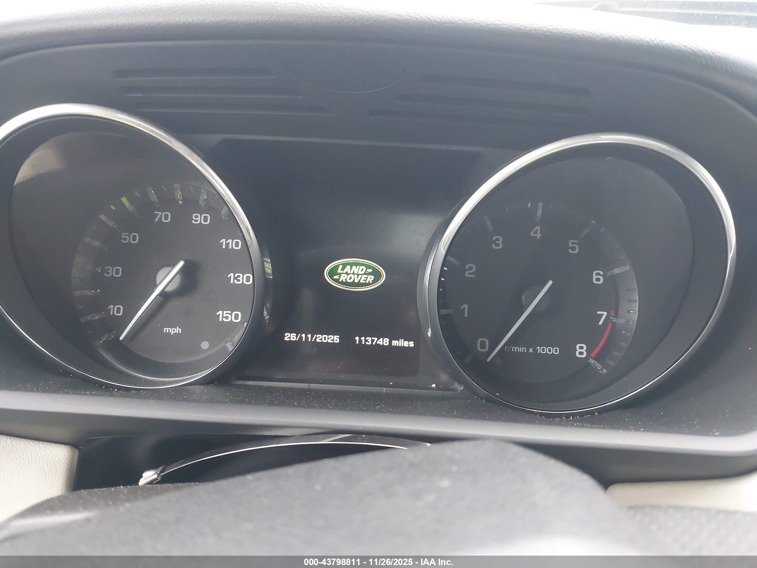 LAND ROVER image 7