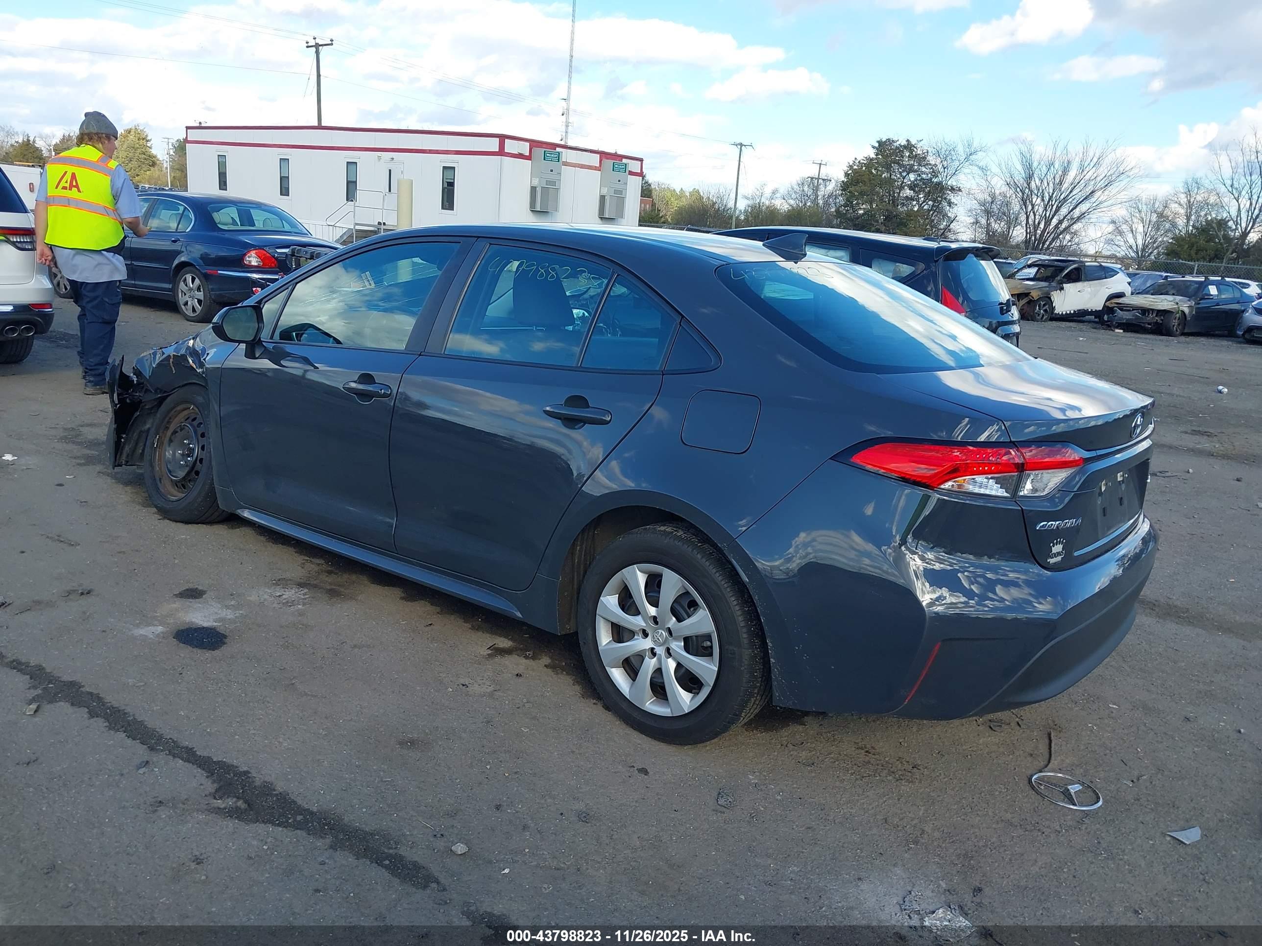 TOYOTA COROLLA image 3