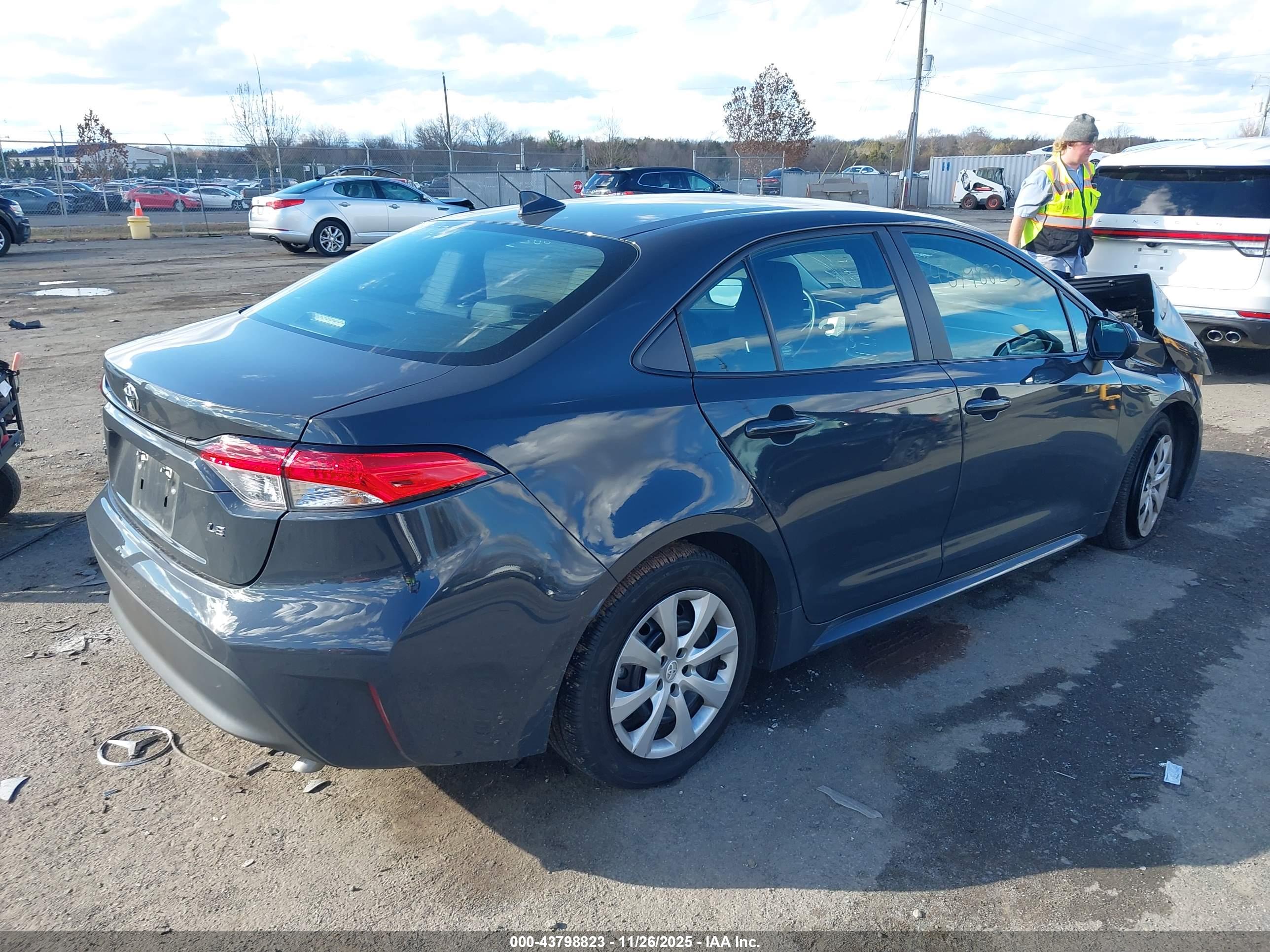 TOYOTA COROLLA image 4