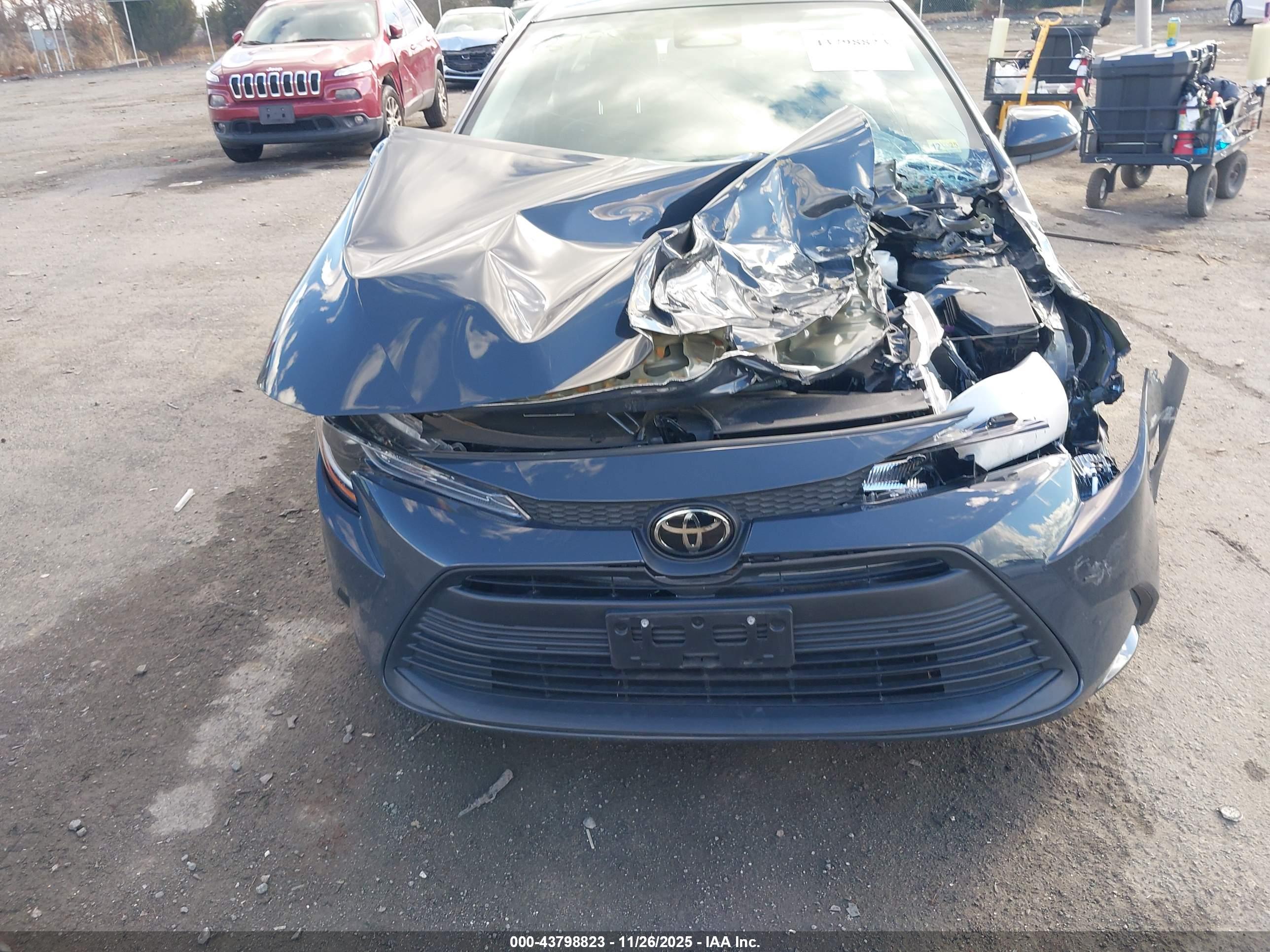TOYOTA COROLLA image 6