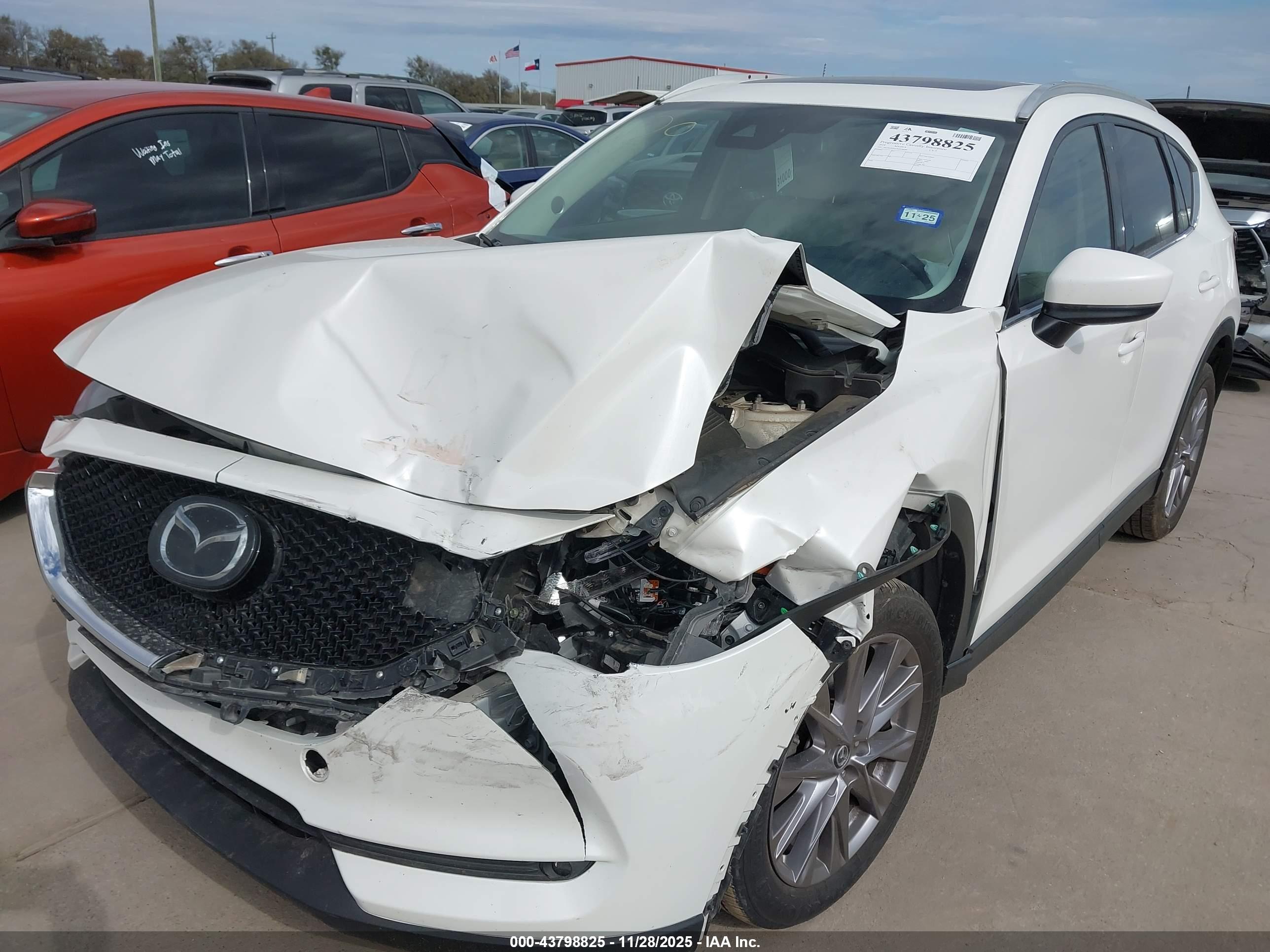 MAZDA CX-5 image 2
