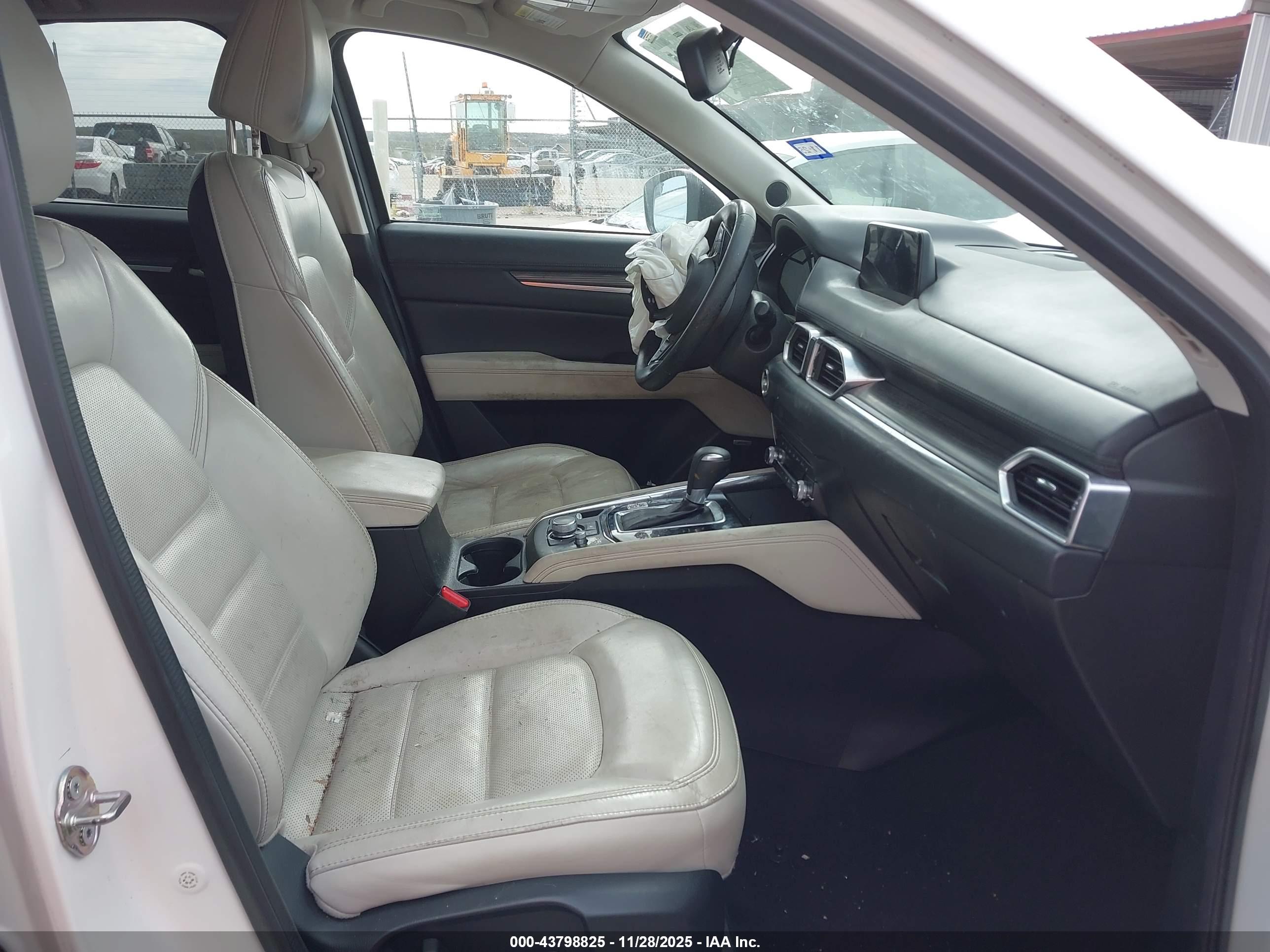 MAZDA CX-5 image 5