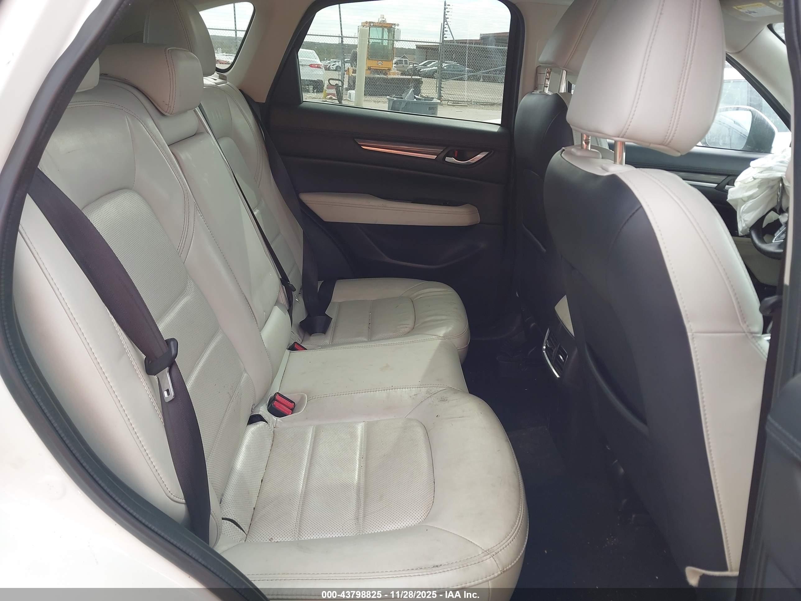 MAZDA CX-5 image 8