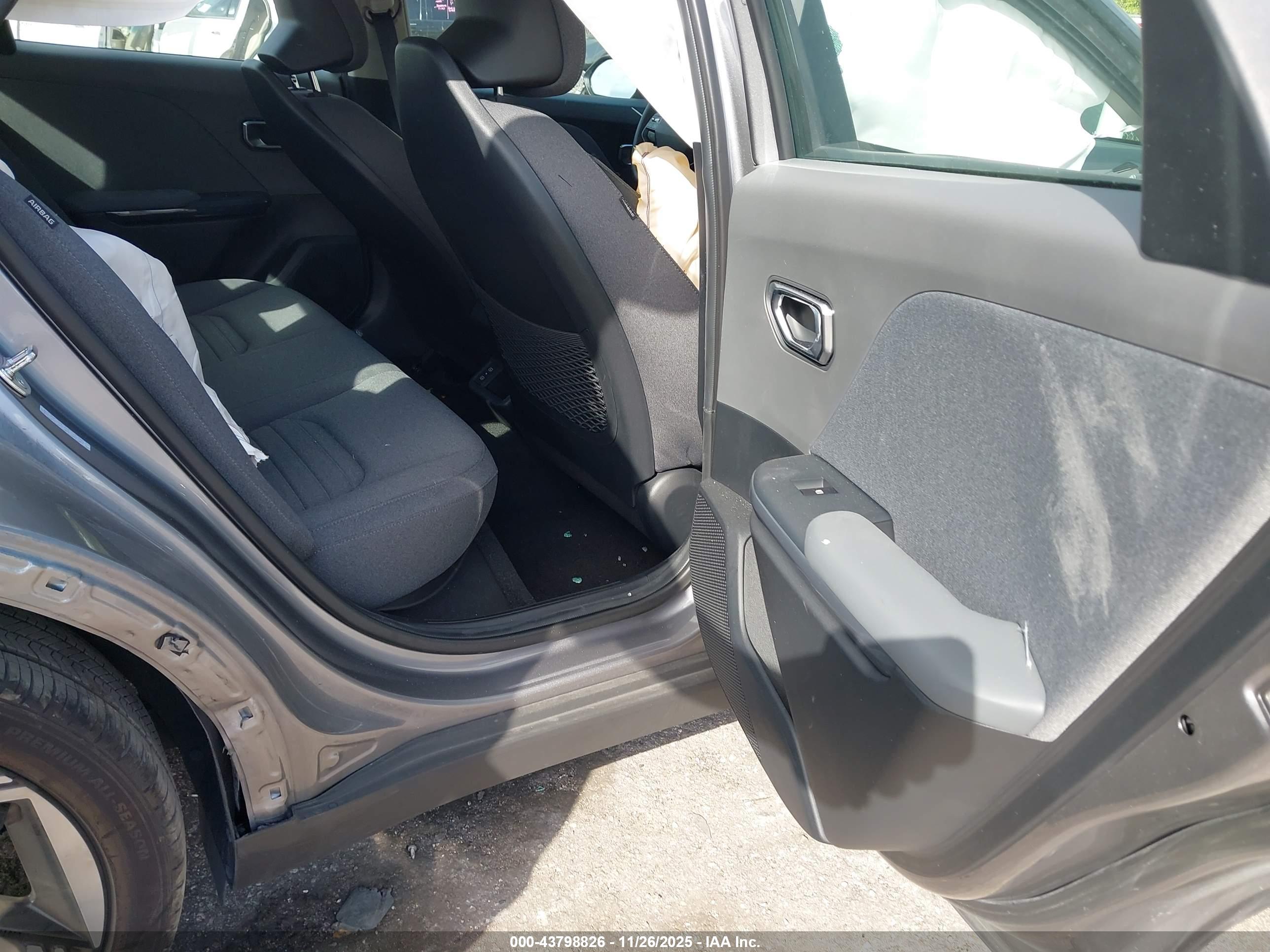 KIA K4 image 8
