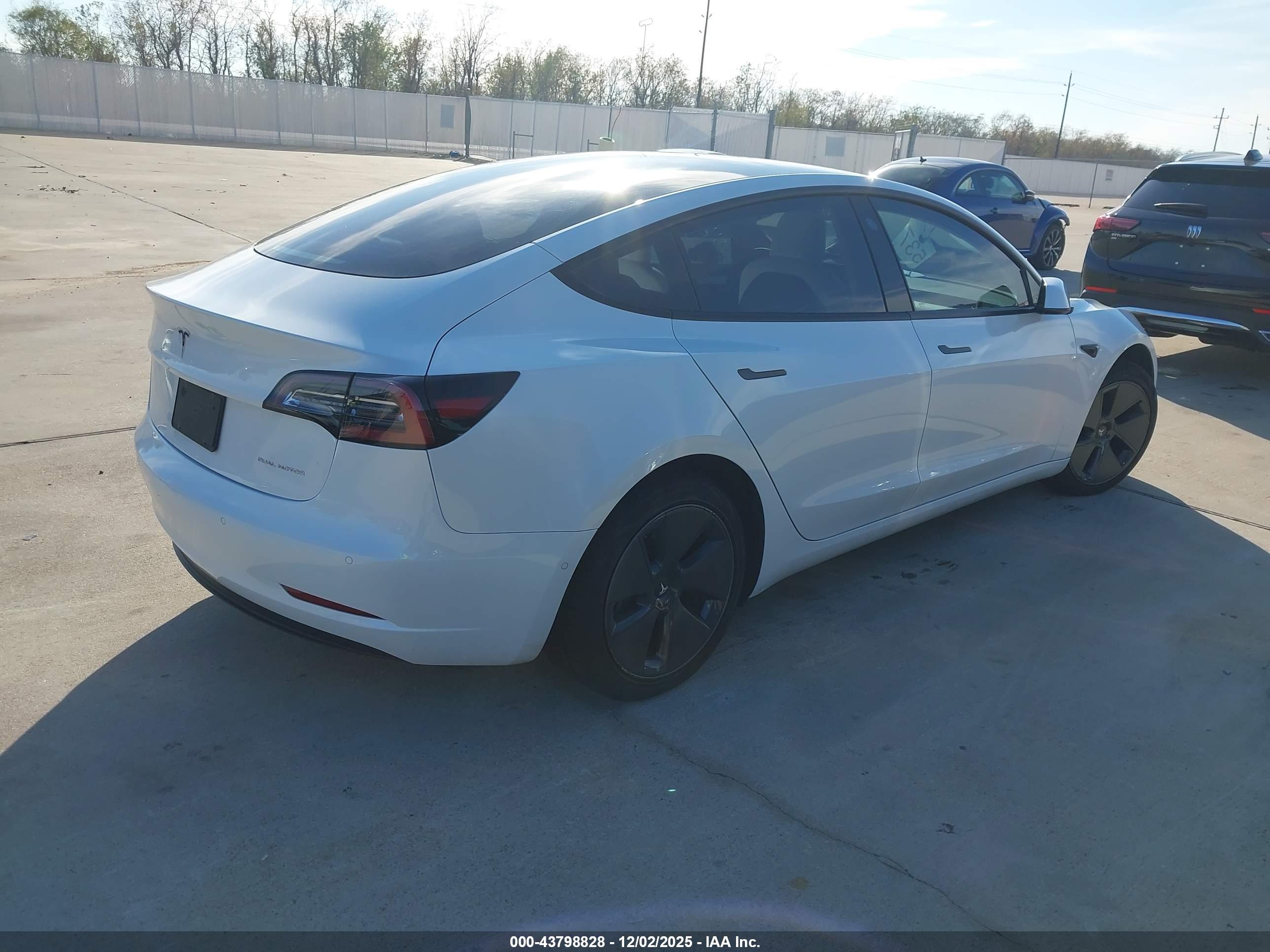 TESLA MODEL image 4