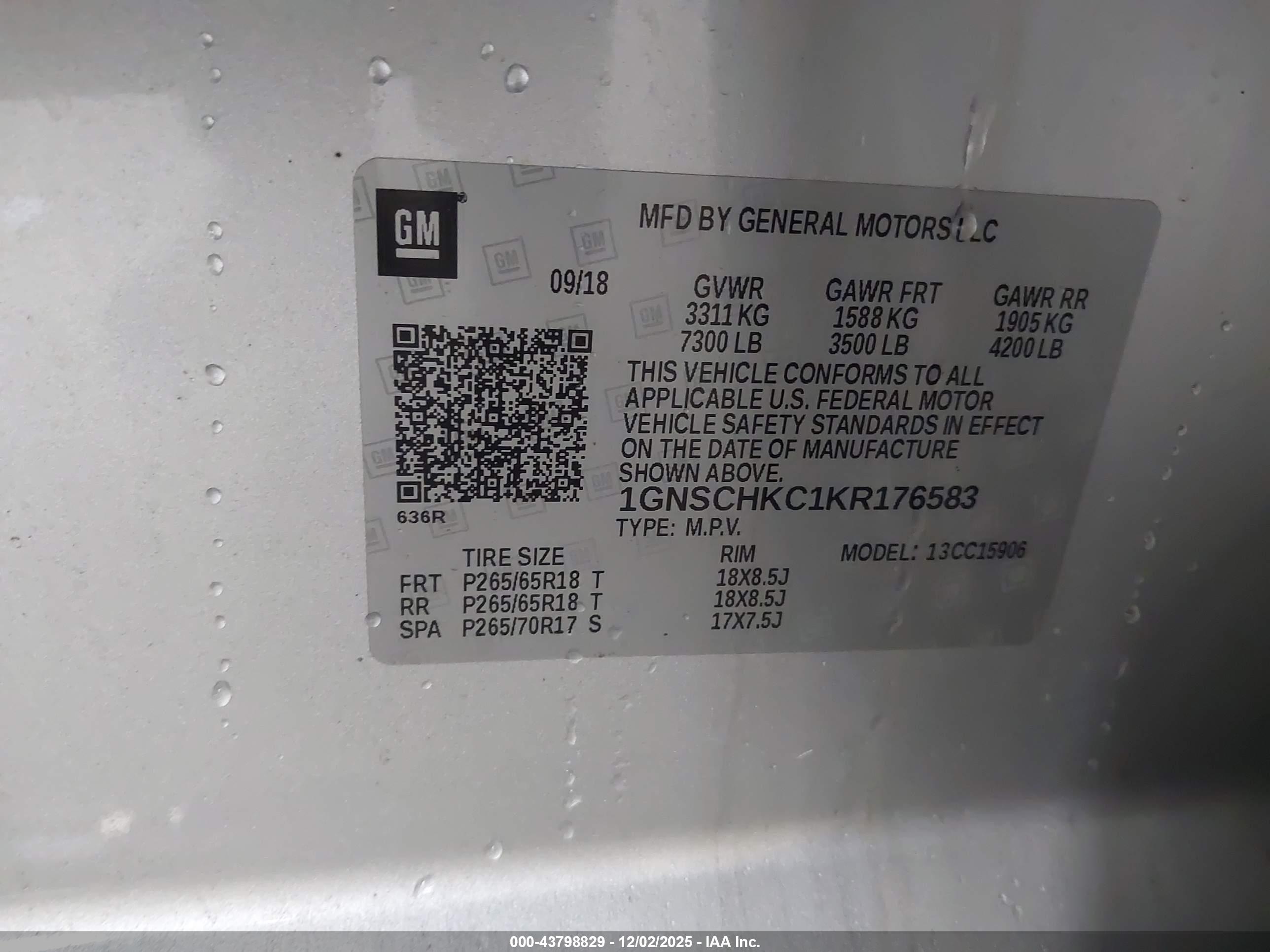 CHEVROLET SUBURBAN image 9