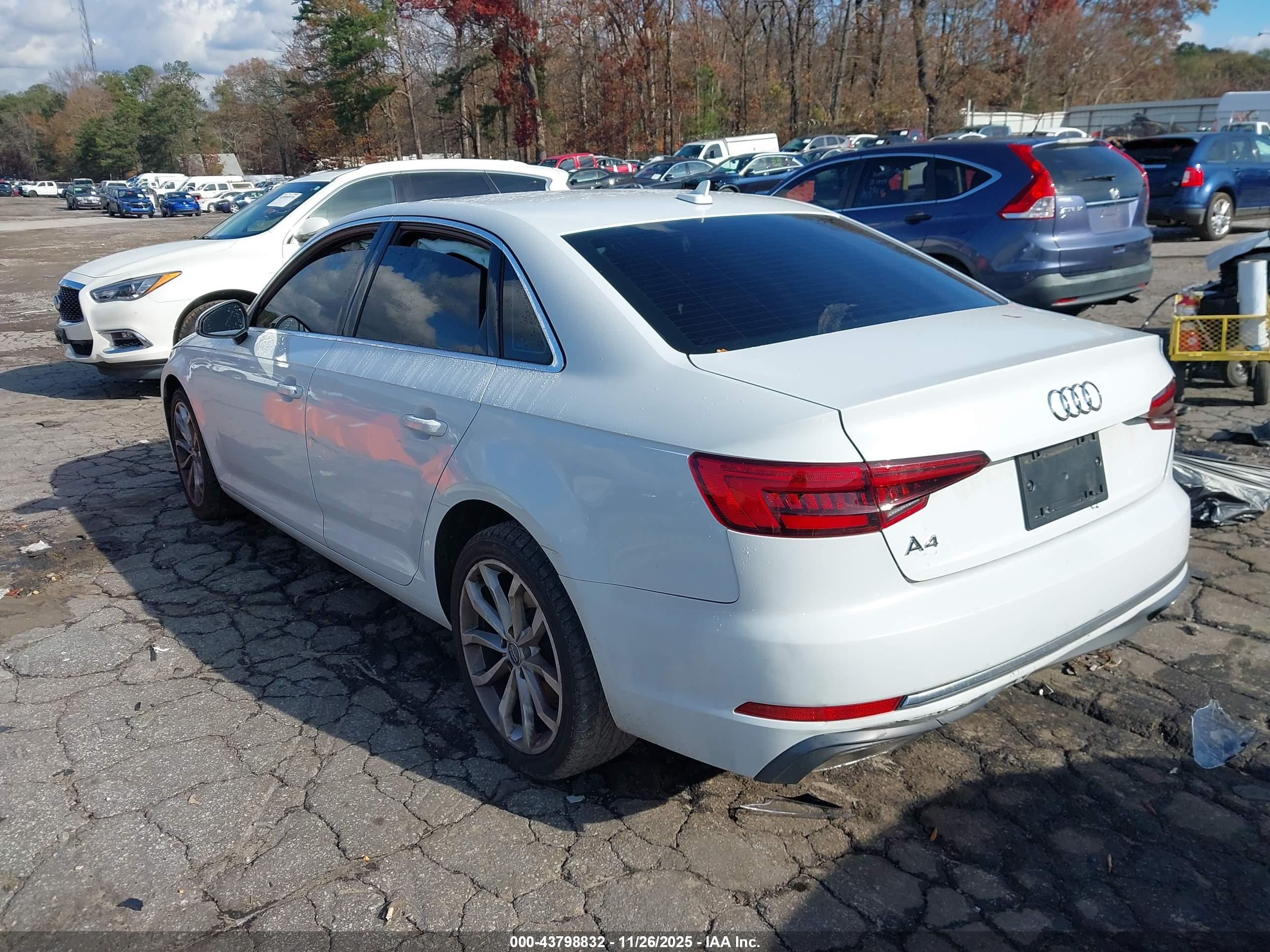 AUDI A4 image 3