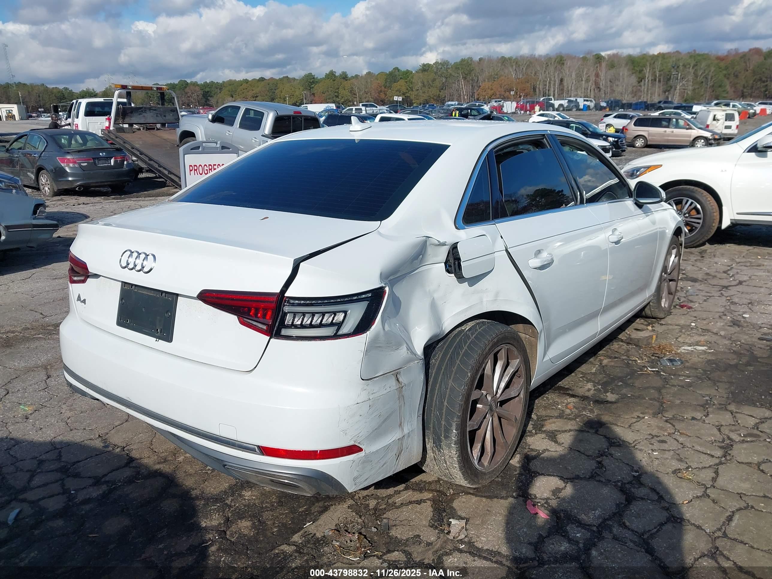 AUDI A4 image 4