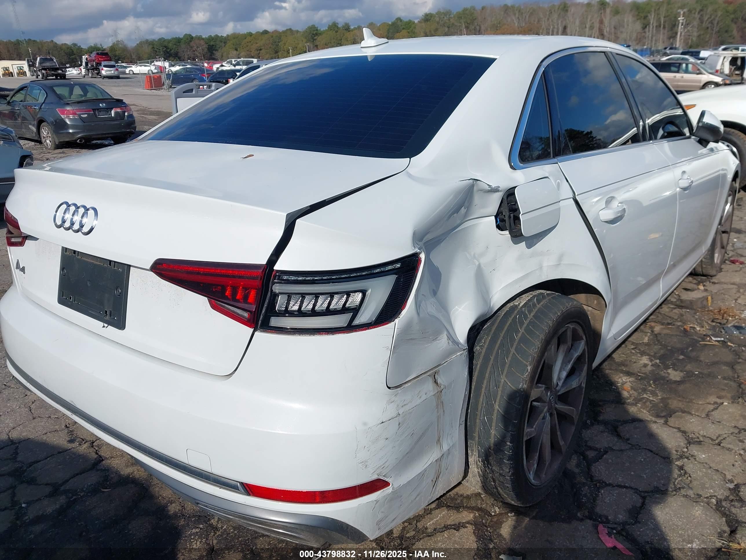 AUDI A4 image 6