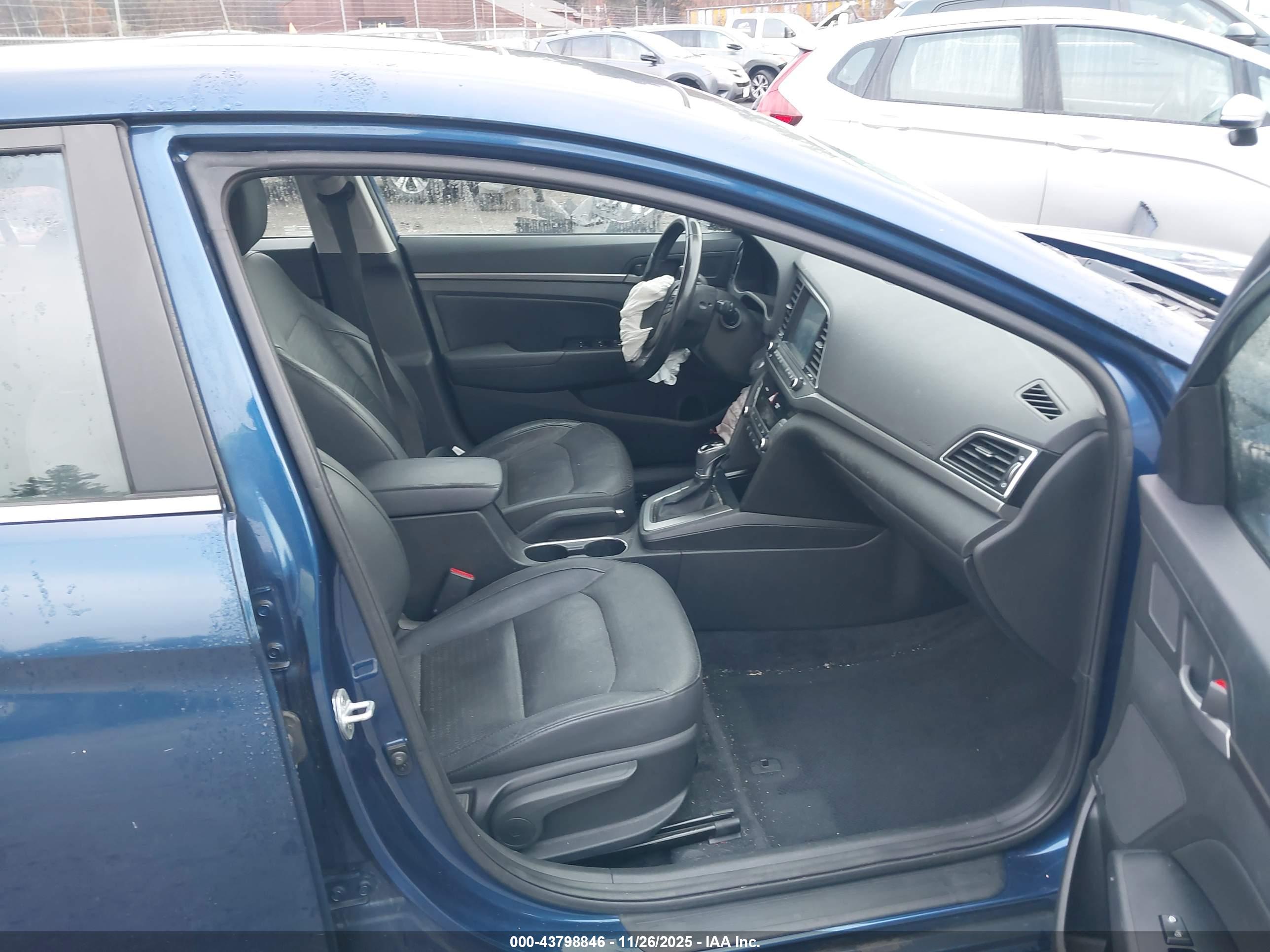 HYUNDAI ELANTRA image 5