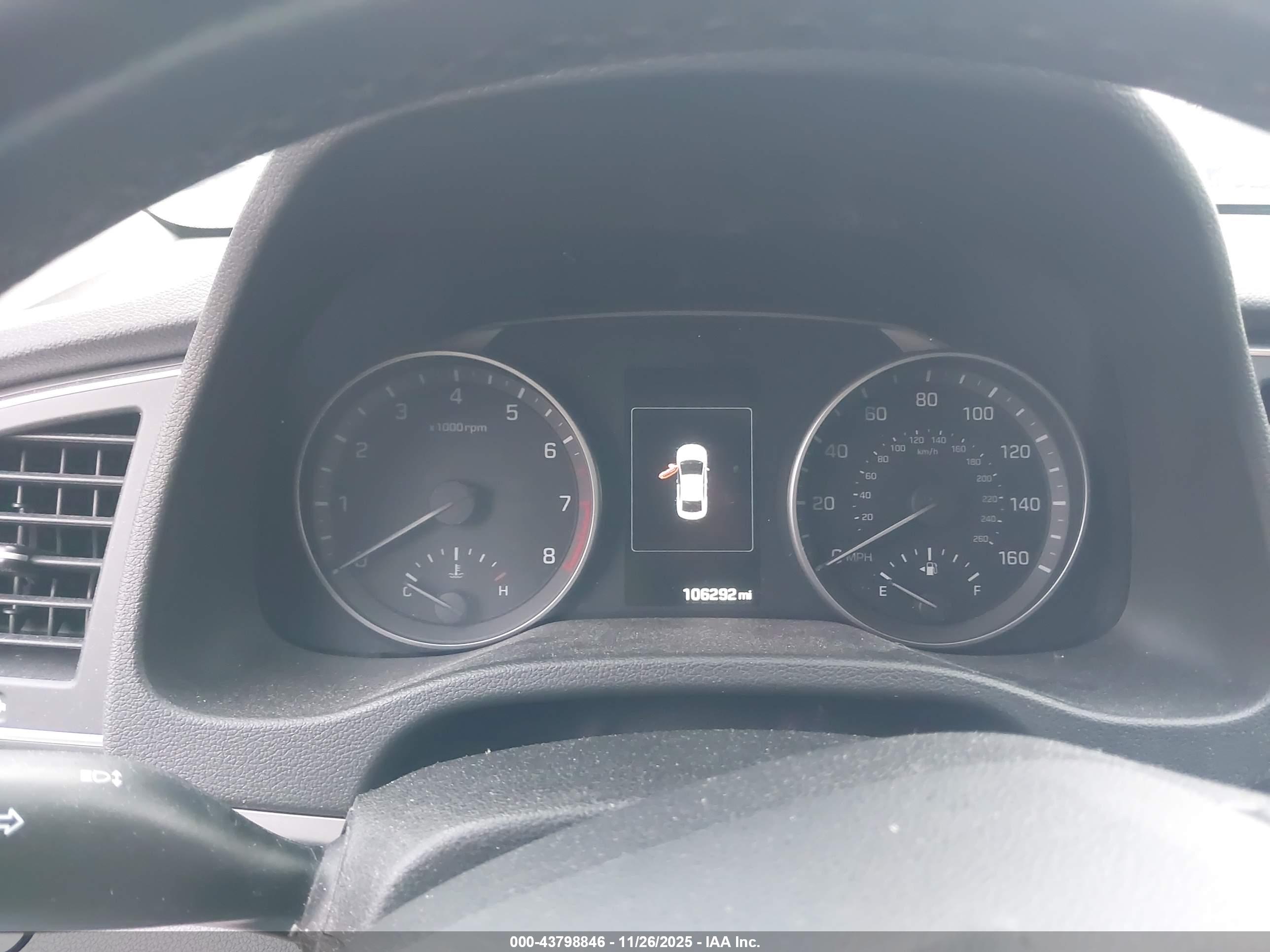 HYUNDAI ELANTRA image 7