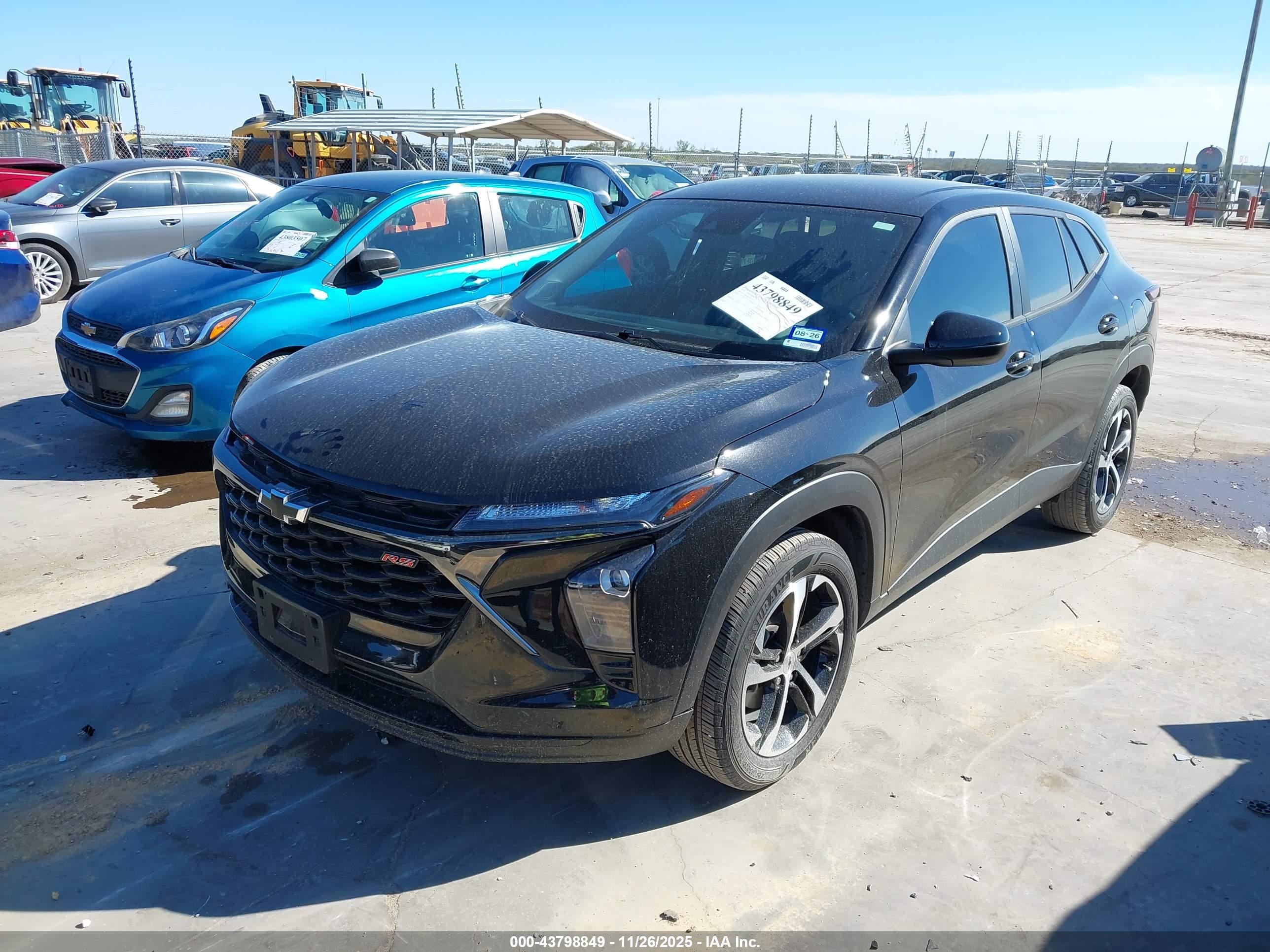 CHEVROLET TRAX image 2