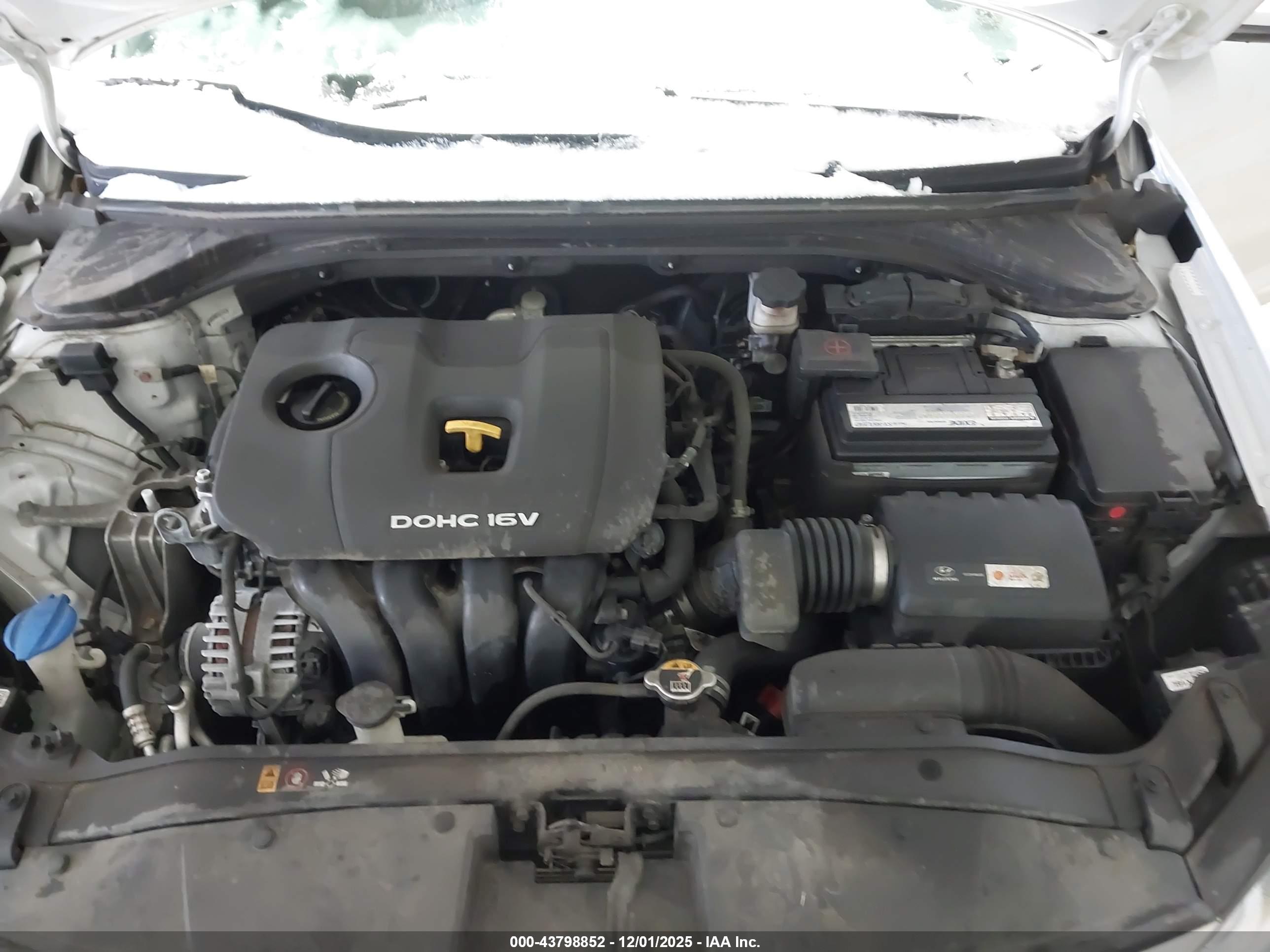 HYUNDAI ELANTRA image 10