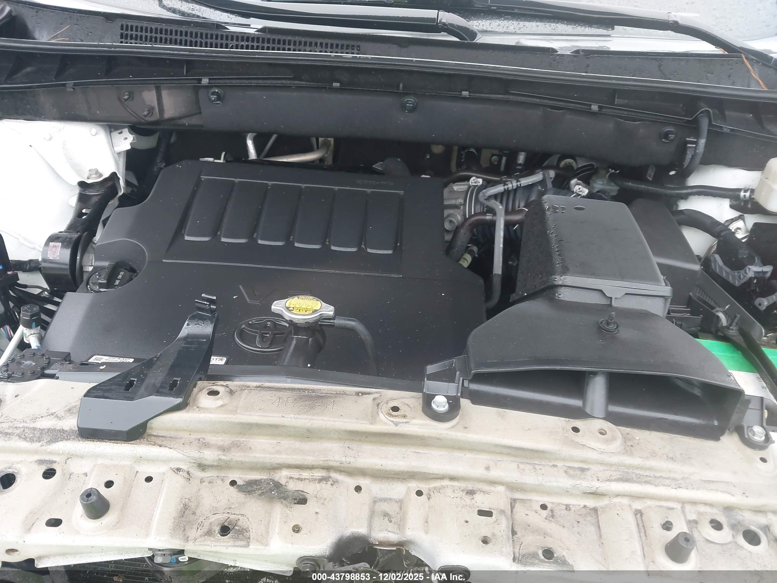 TOYOTA HIGHLANDER image 10