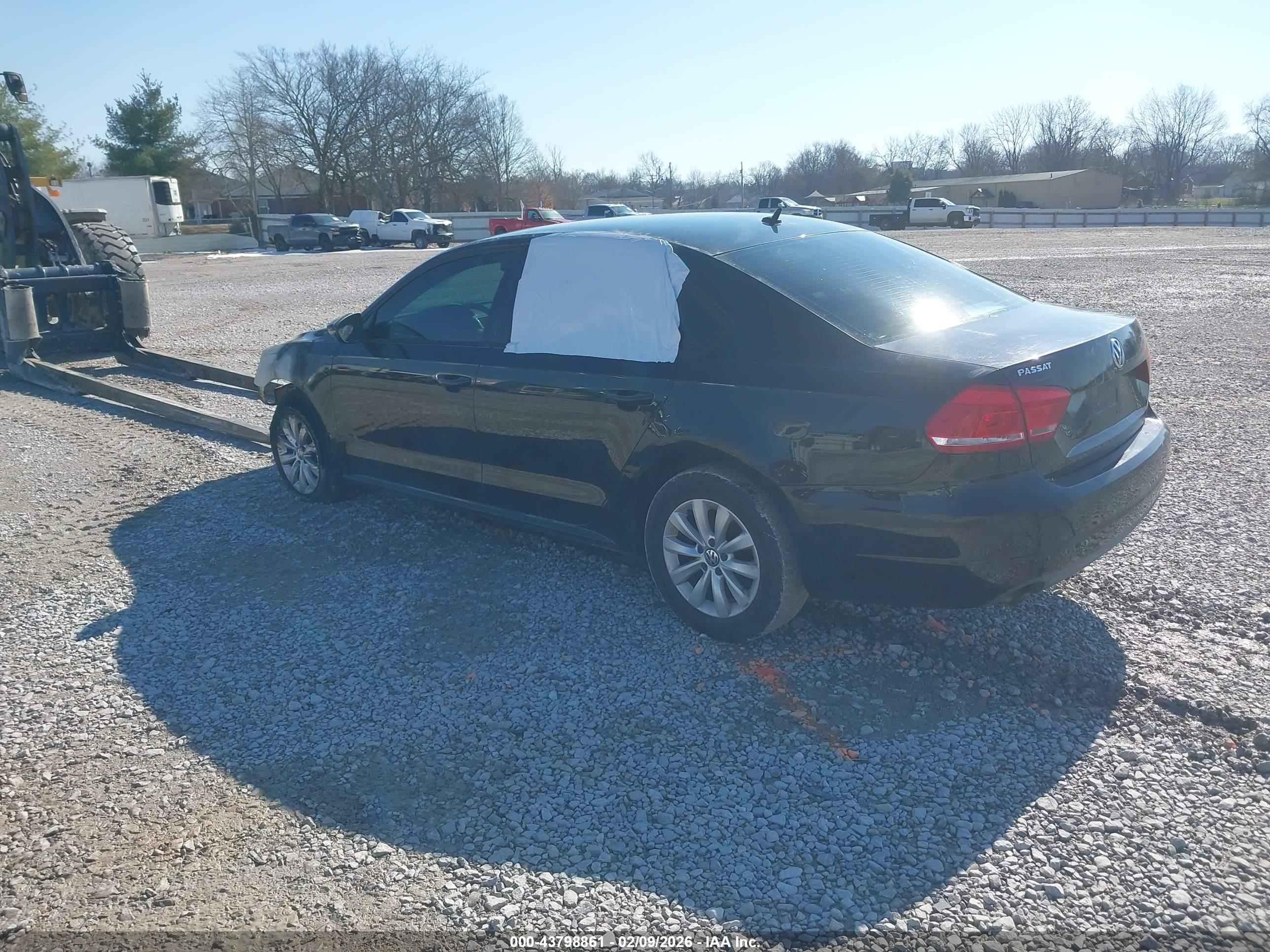 VOLKSWAGEN PASSAT image 3