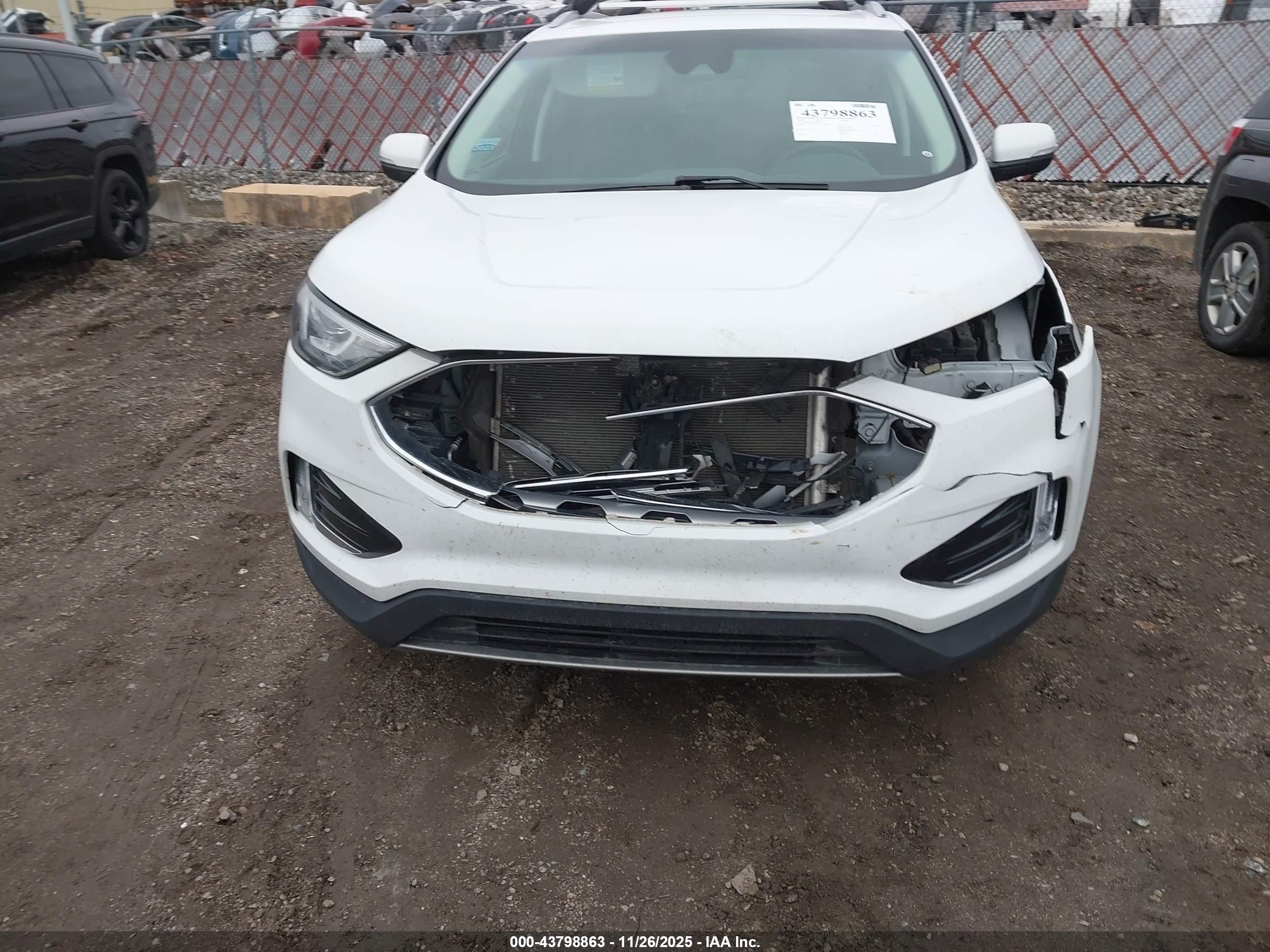 FORD EDGE image 6