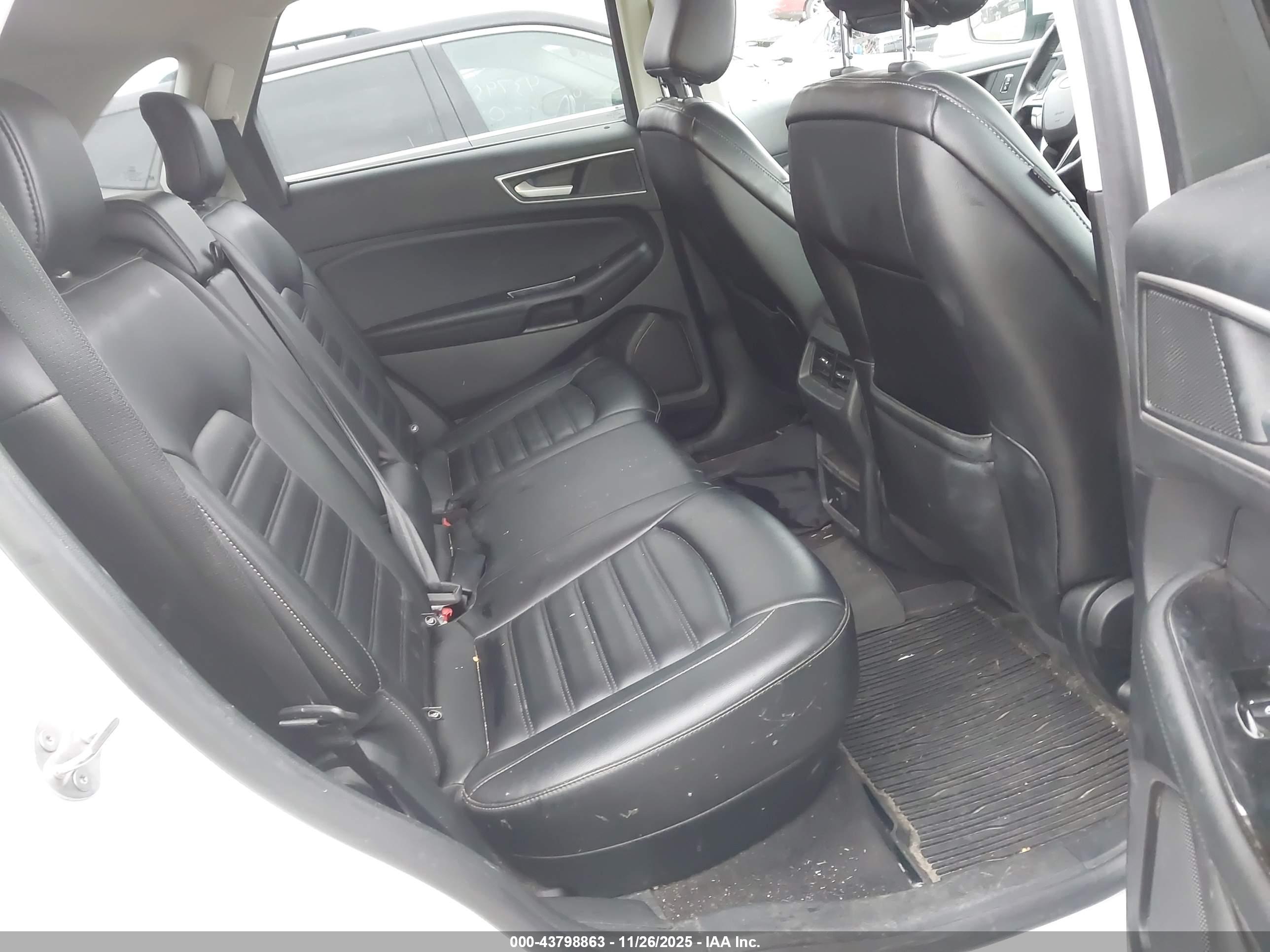 FORD EDGE image 8