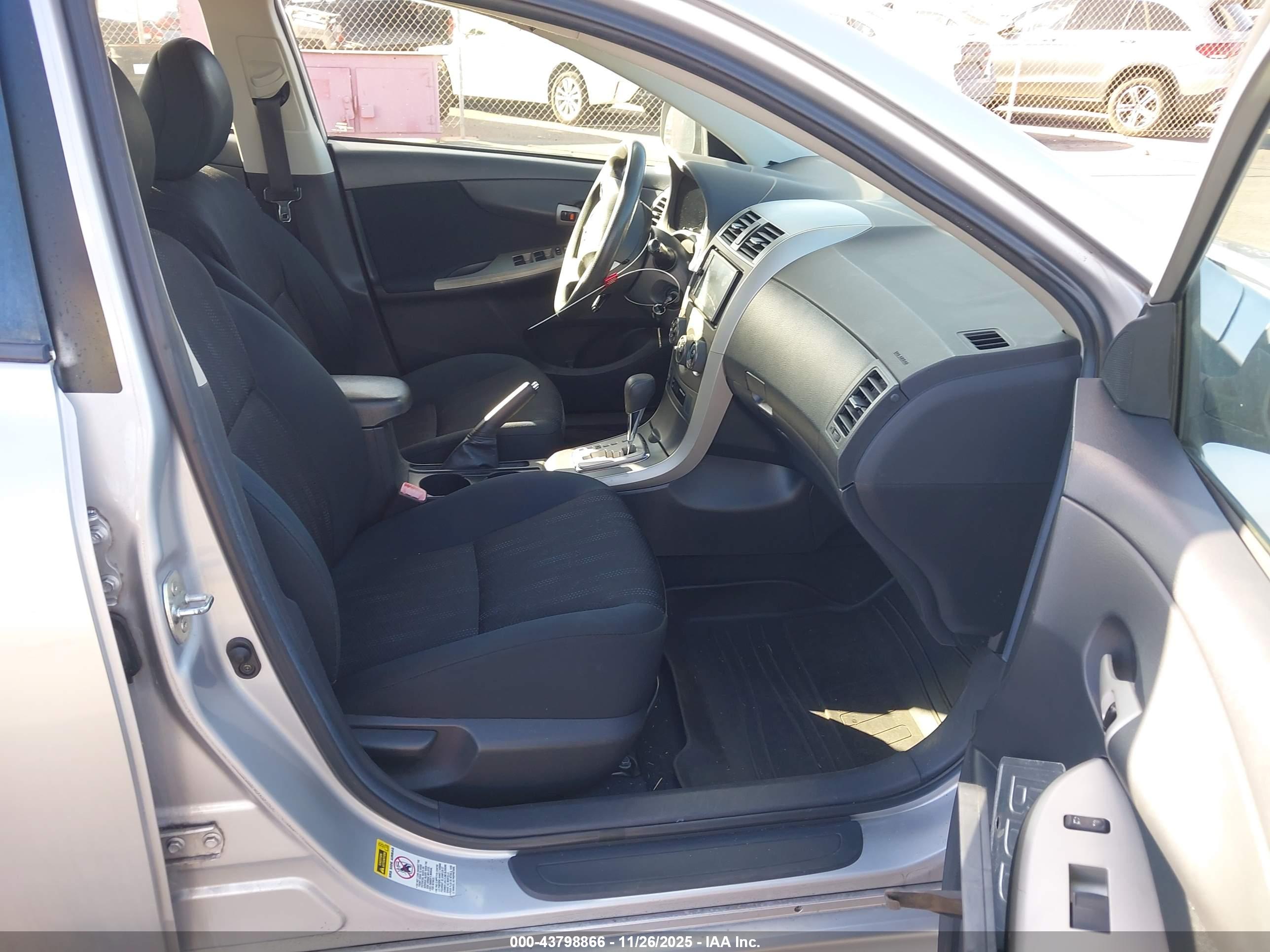 TOYOTA COROLLA image 5