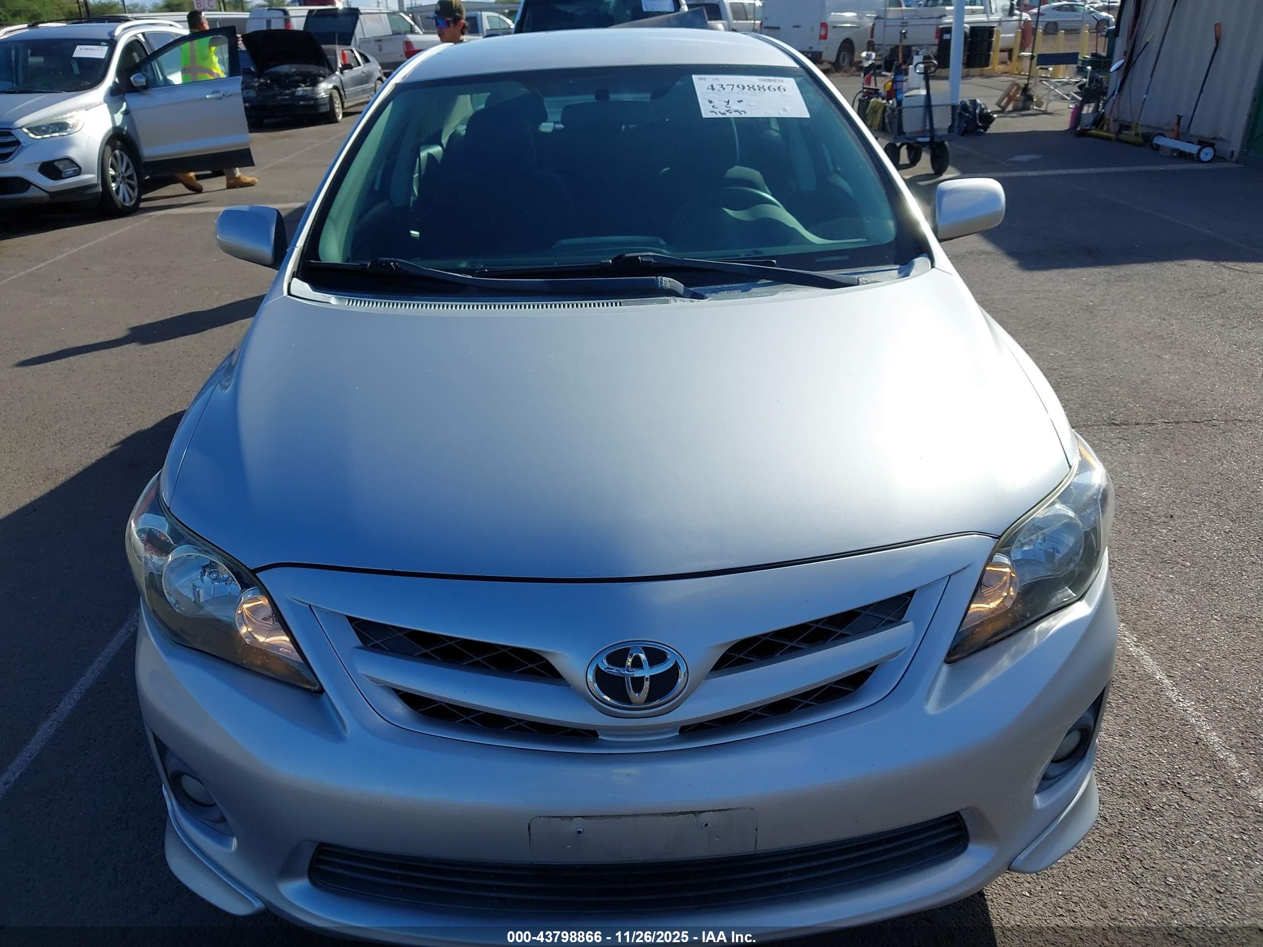 TOYOTA COROLLA image 6